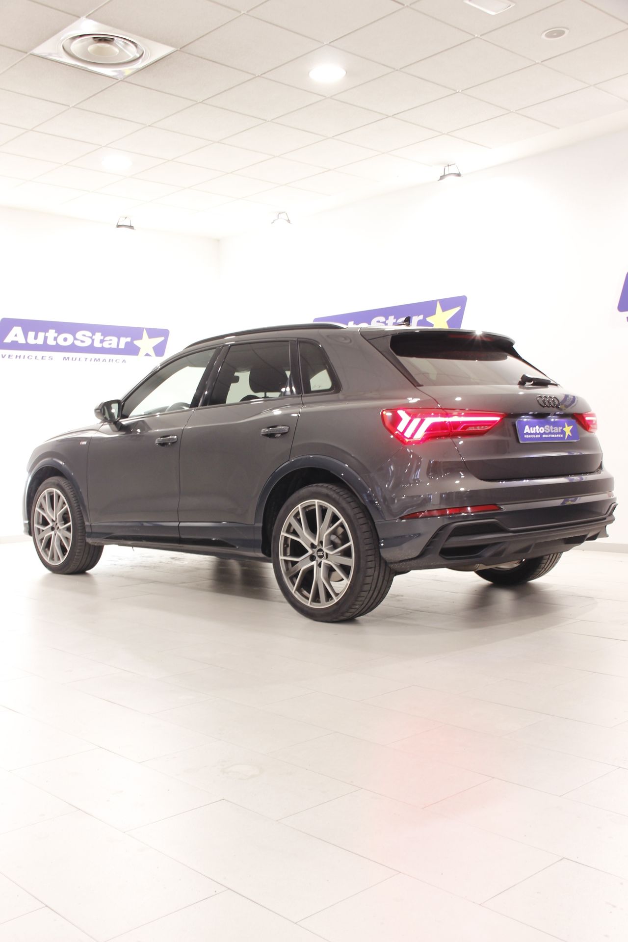Audi Q3 BLACK LINE - Foto 9