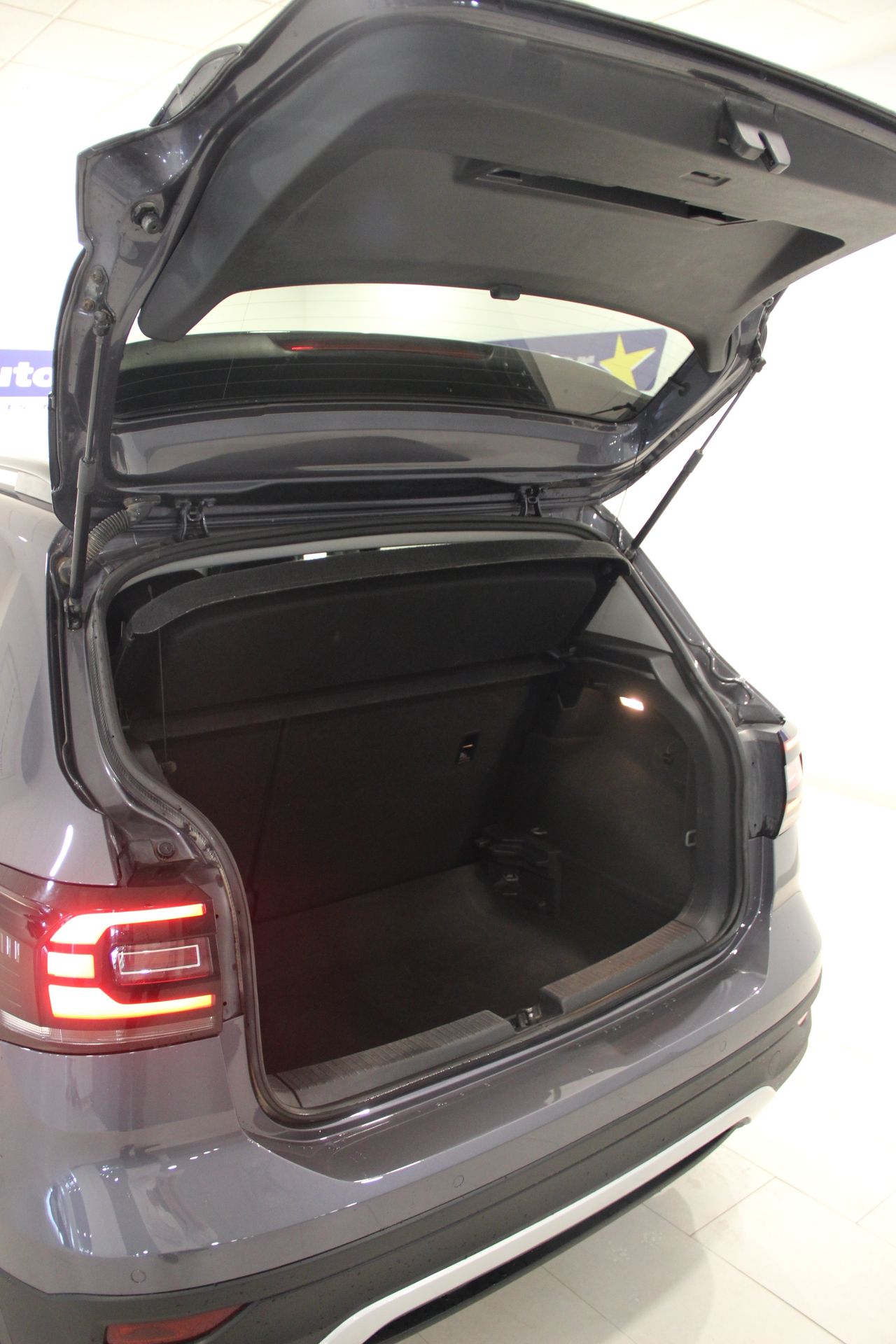 Volkswagen T-Cross Sport 1.0 TSI 81 kW (110 CV) DSG 7 vel. - Foto 14