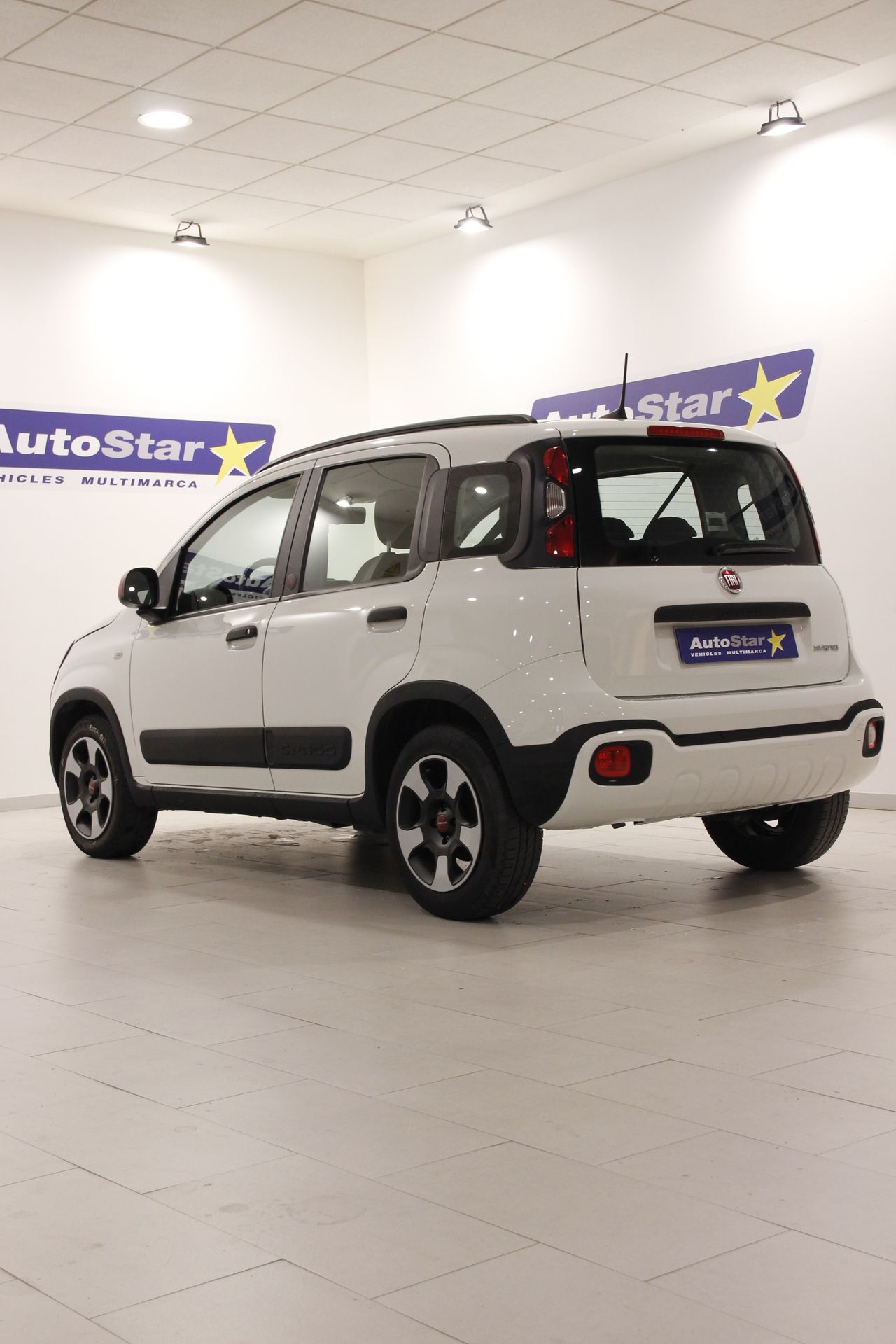 Fiat Panda 1.0 GSE RED HYBRID - Foto 6