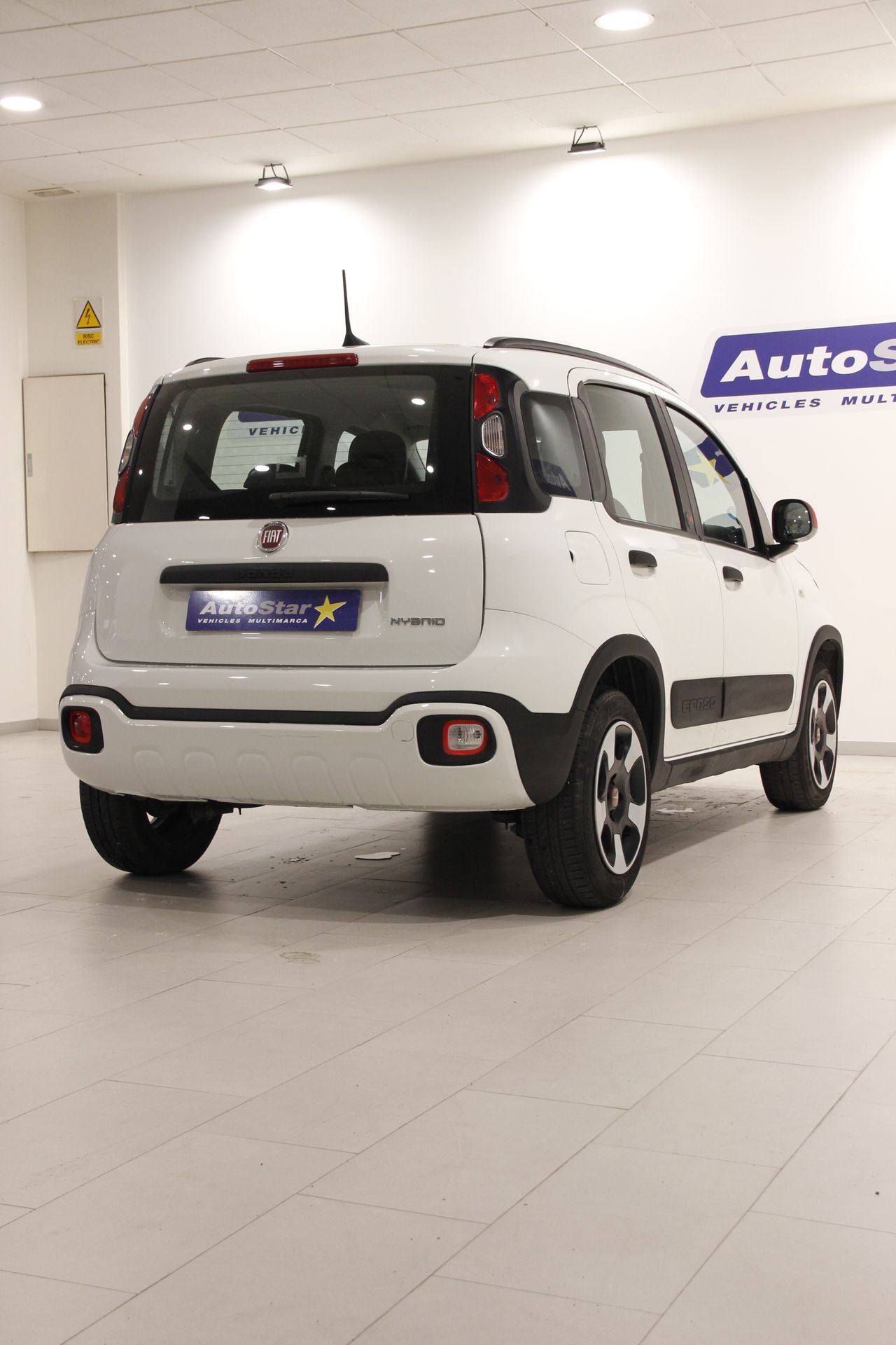 Fiat Panda 1.0 GSE RED HYBRID - Foto 8