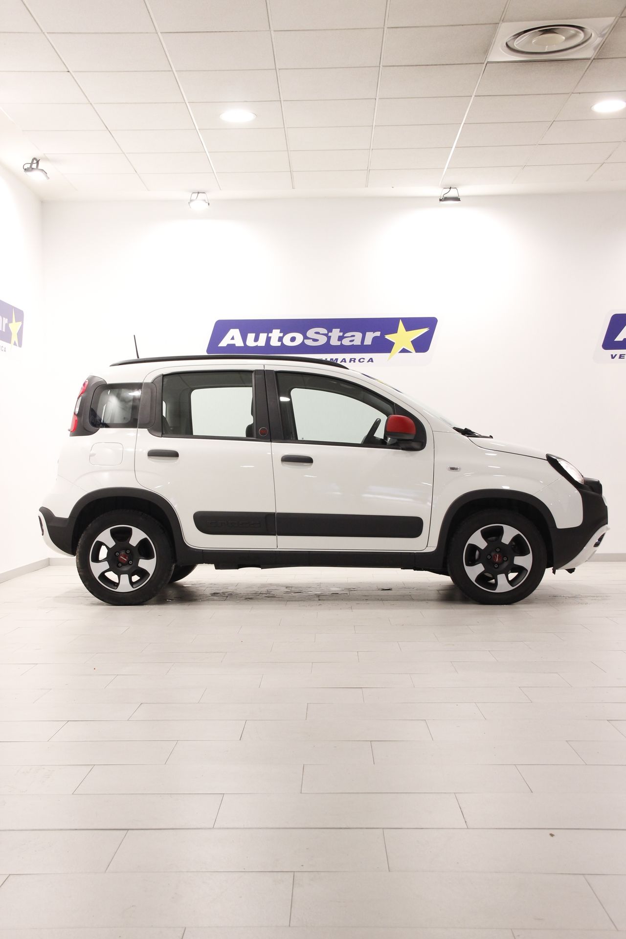 Fiat Panda 1.0 GSE RED HYBRID - Foto 9