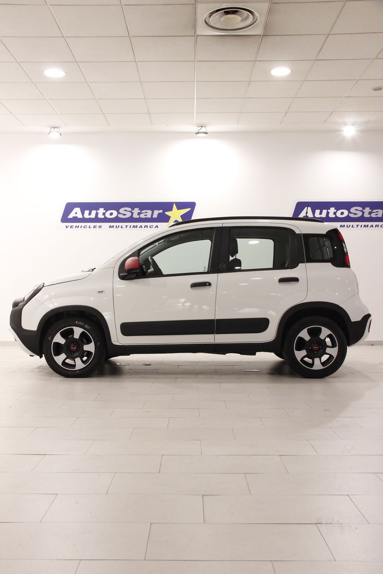 Fiat Panda 1.0 GSE RED HYBRID - Foto 5