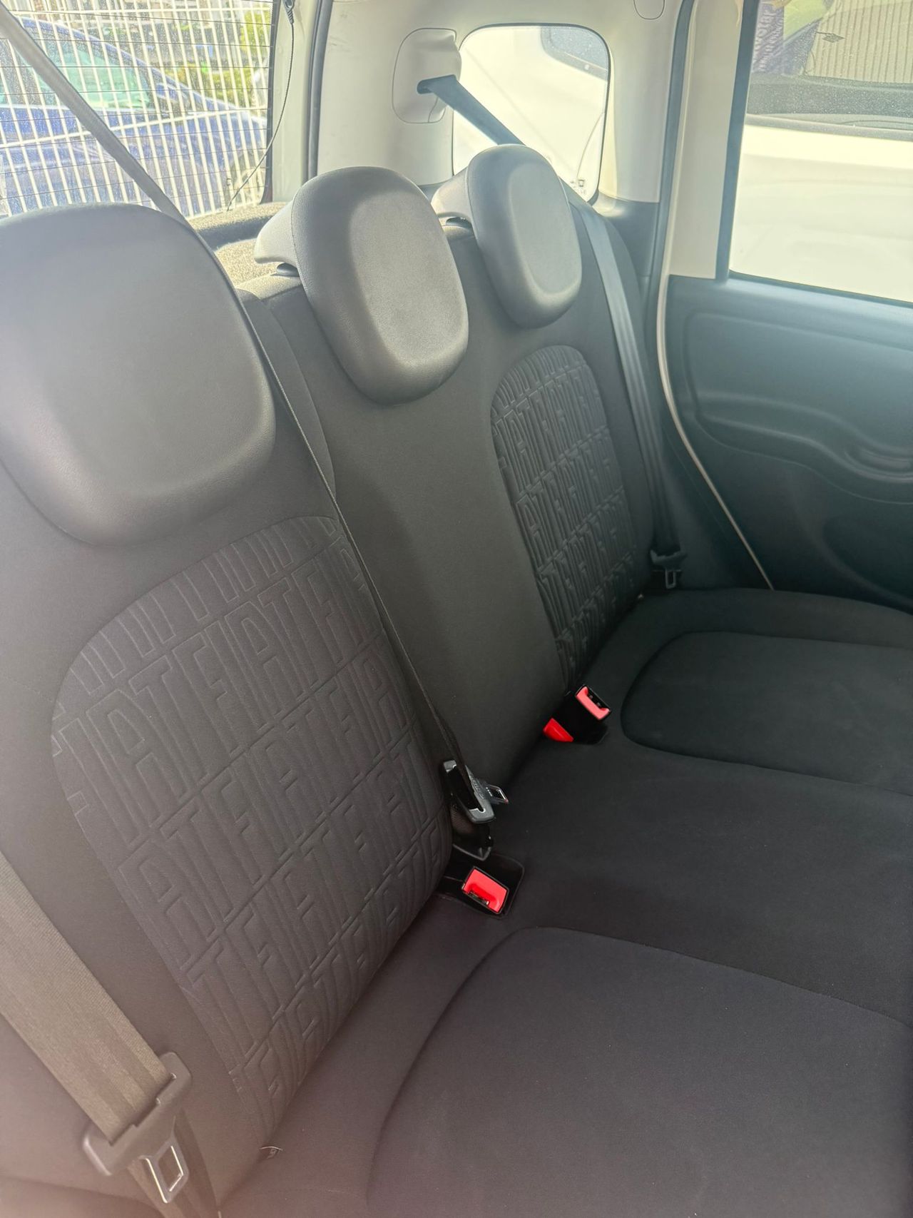 Fiat Panda 1.0 GSE RED HYBRID - Foto 9