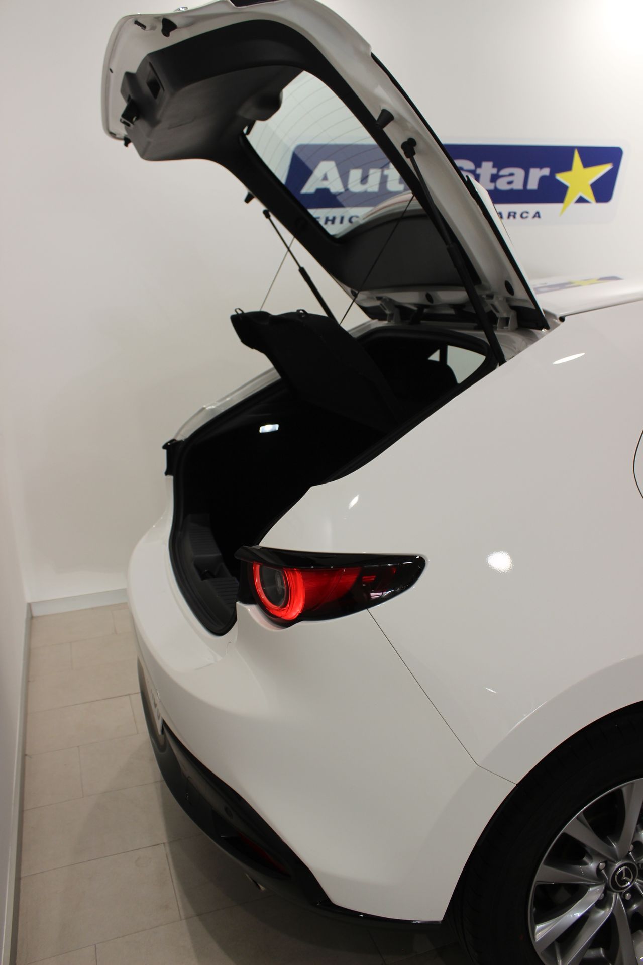 Mazda 3 2.5L ESKY G MHEV 6AT PRIMELI - Foto 24