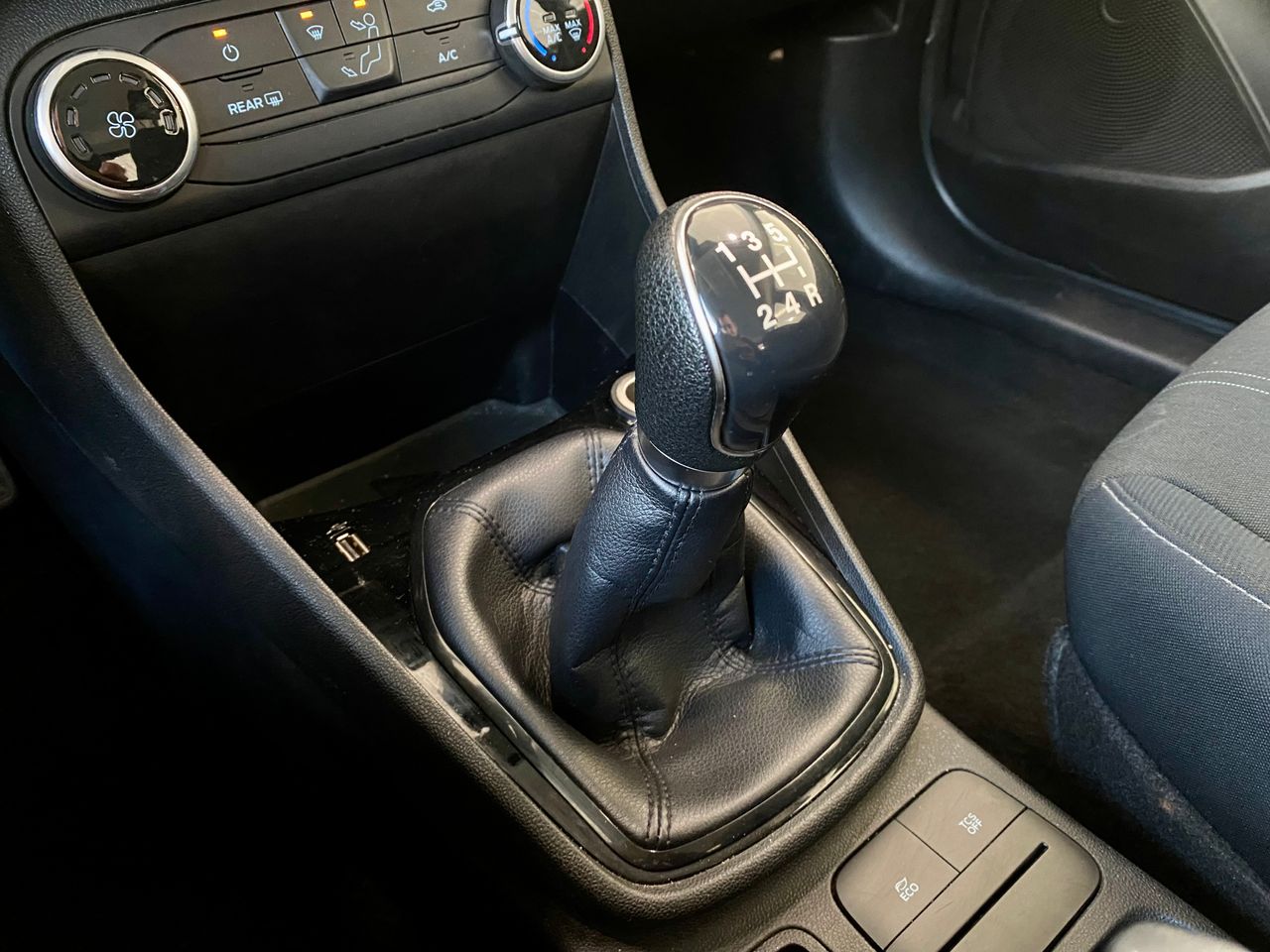 Ford Fiesta 1.0 - Foto 16