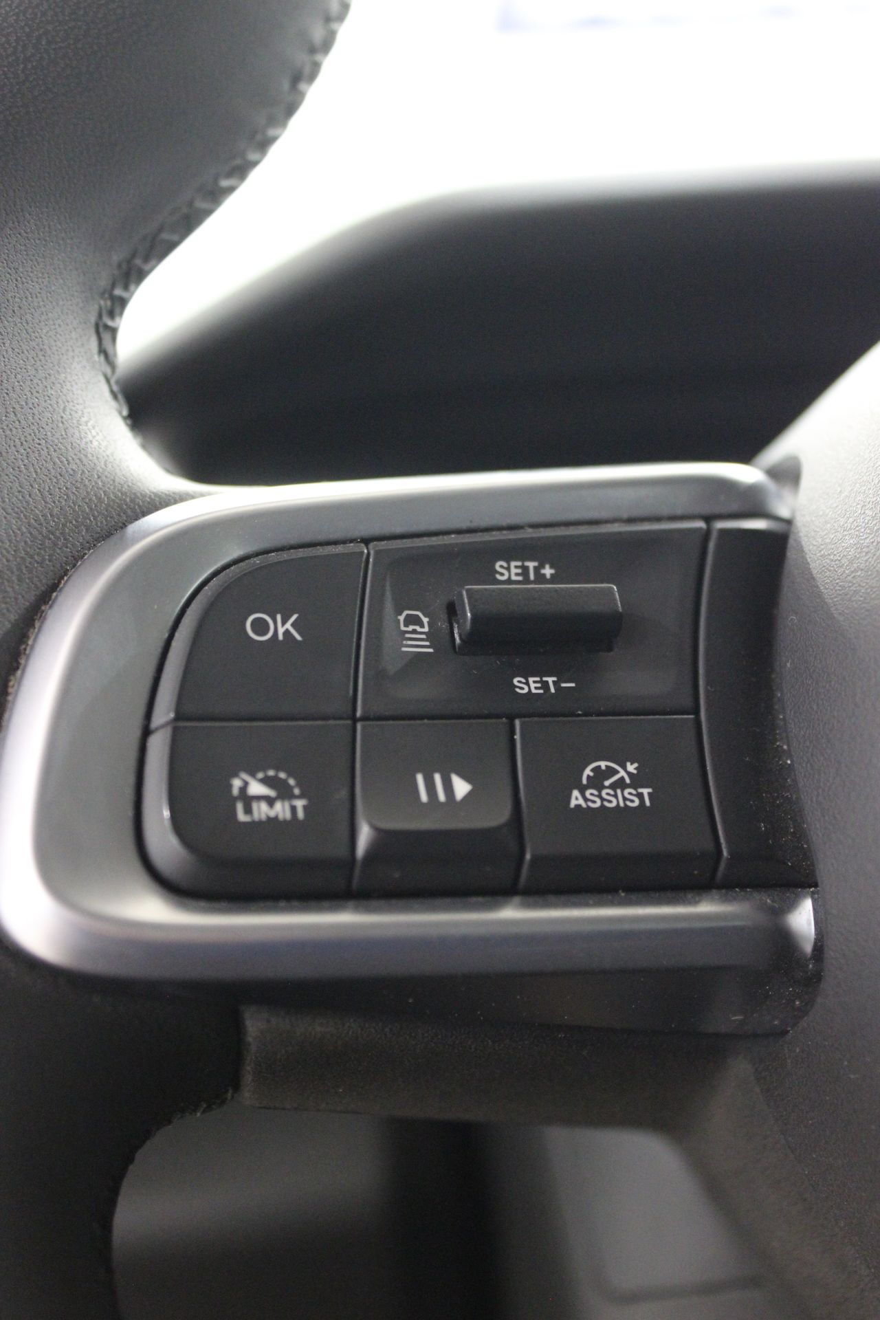 Jeep Avenger 1.2 T G ALTITUDE - Foto 13