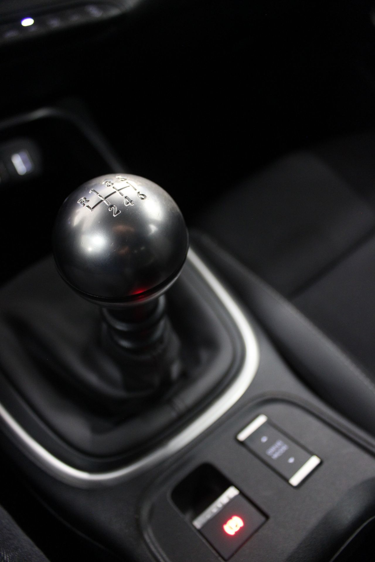 Jeep Avenger 1.2 T G ALTITUDE - Foto 20