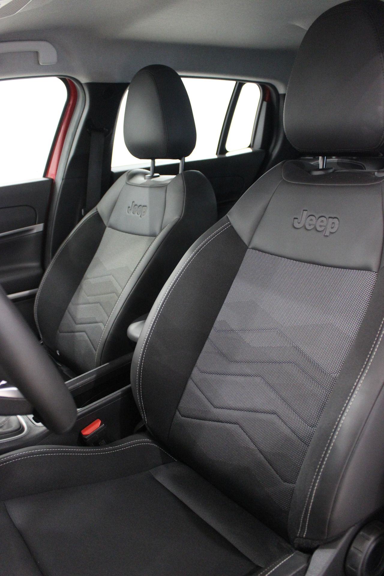 Jeep Avenger 1.2 T G ALTITUDE - Foto 22