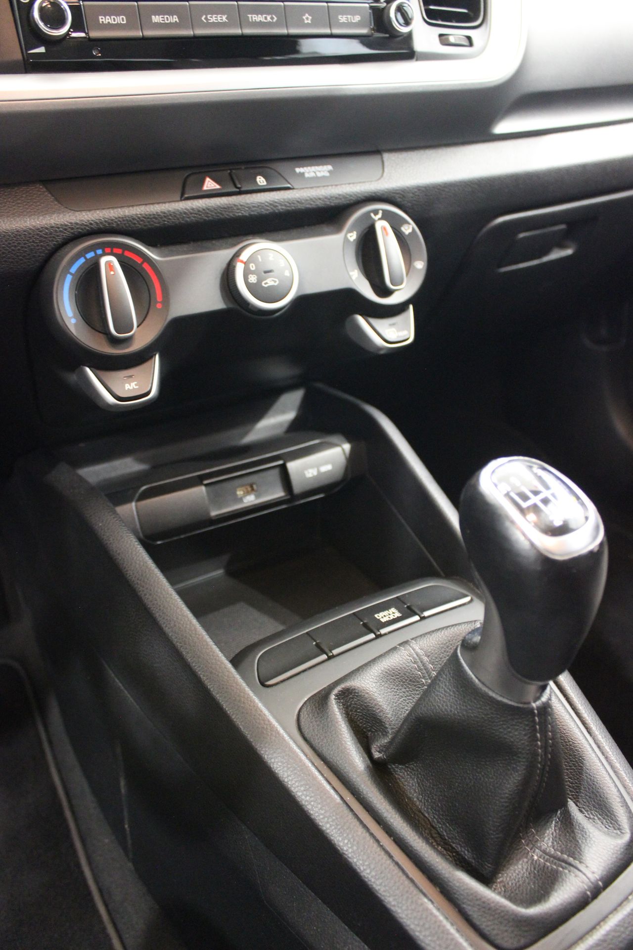 Kia Stonic 1.0TGFI MHEV IMT CONCEPT - Foto 13