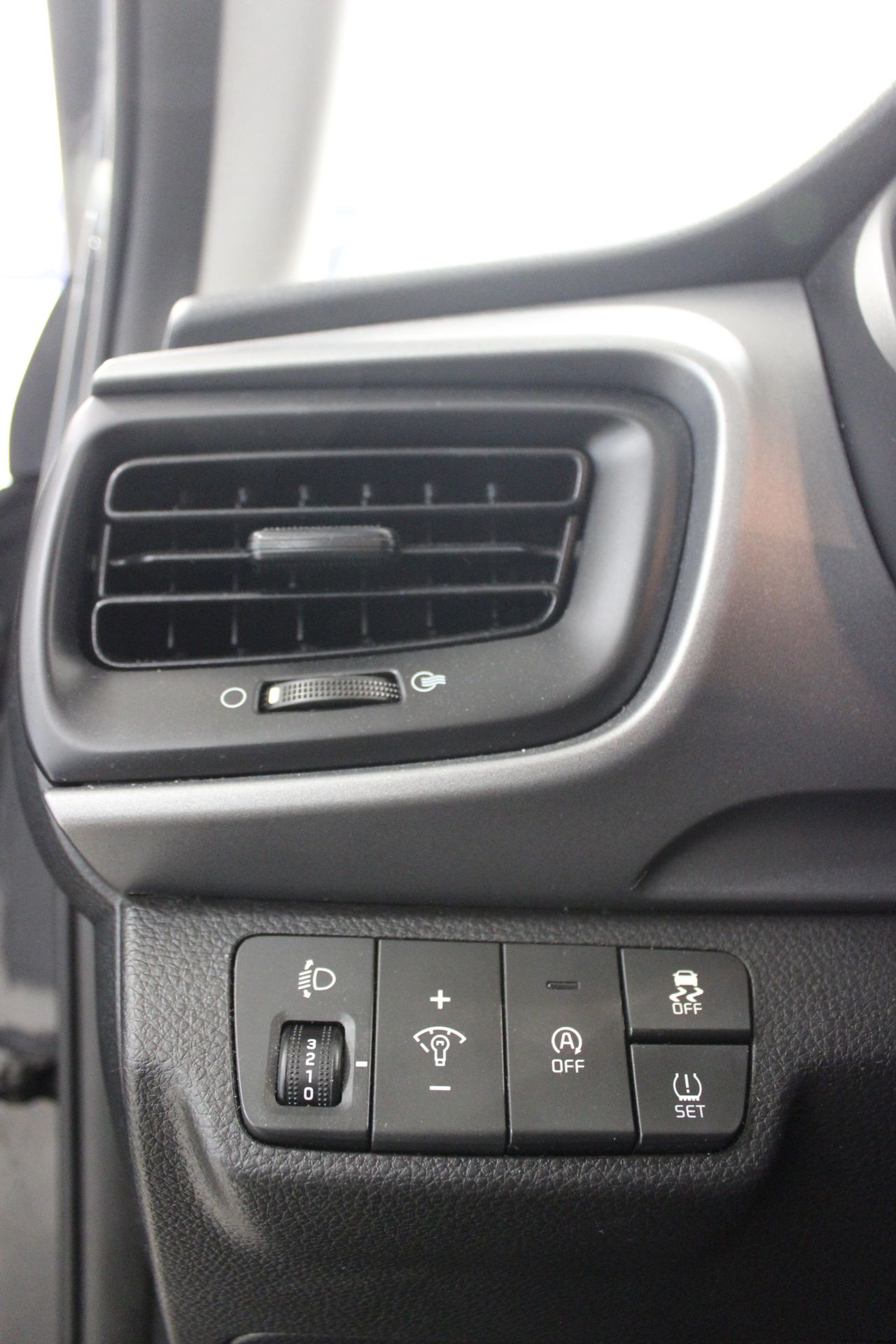 Kia Stonic 1.0TGFI MHEV IMT CONCEPT - Foto 12