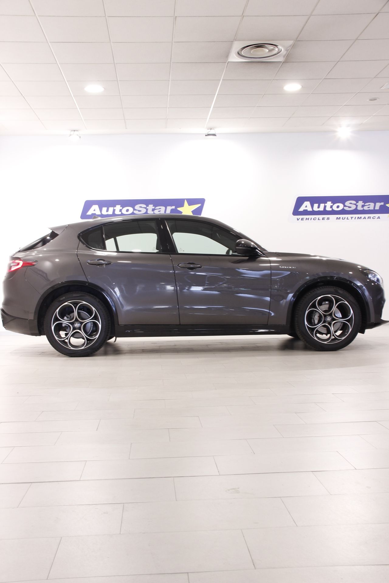 Alfa Romeo Stelvio 2.2 Diesel 154 kW (210 CV) Veloce AT AWD - Foto 5