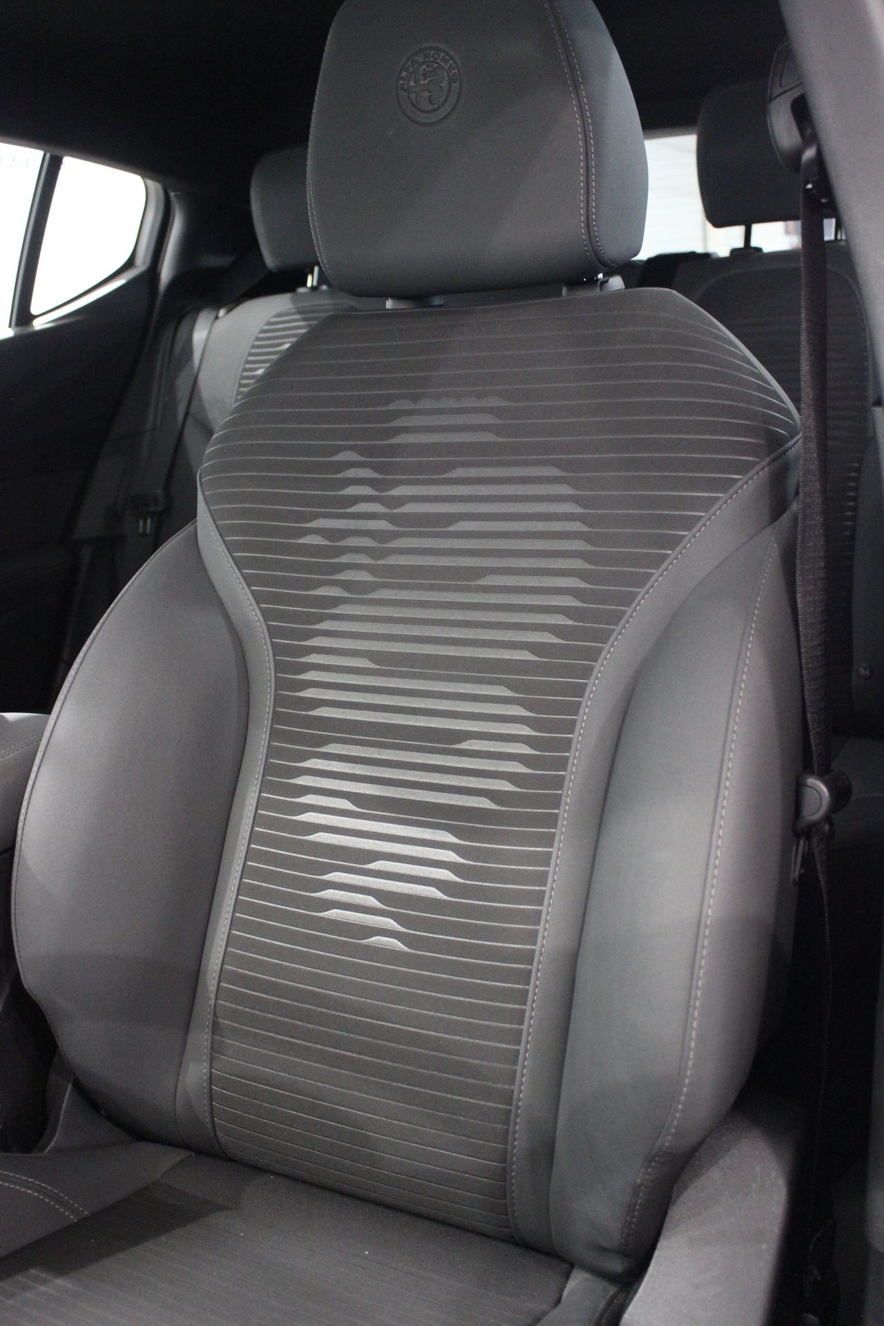 Alfa Romeo Tonale 1.6 Diesel 130 TCT Sprint - Foto 24