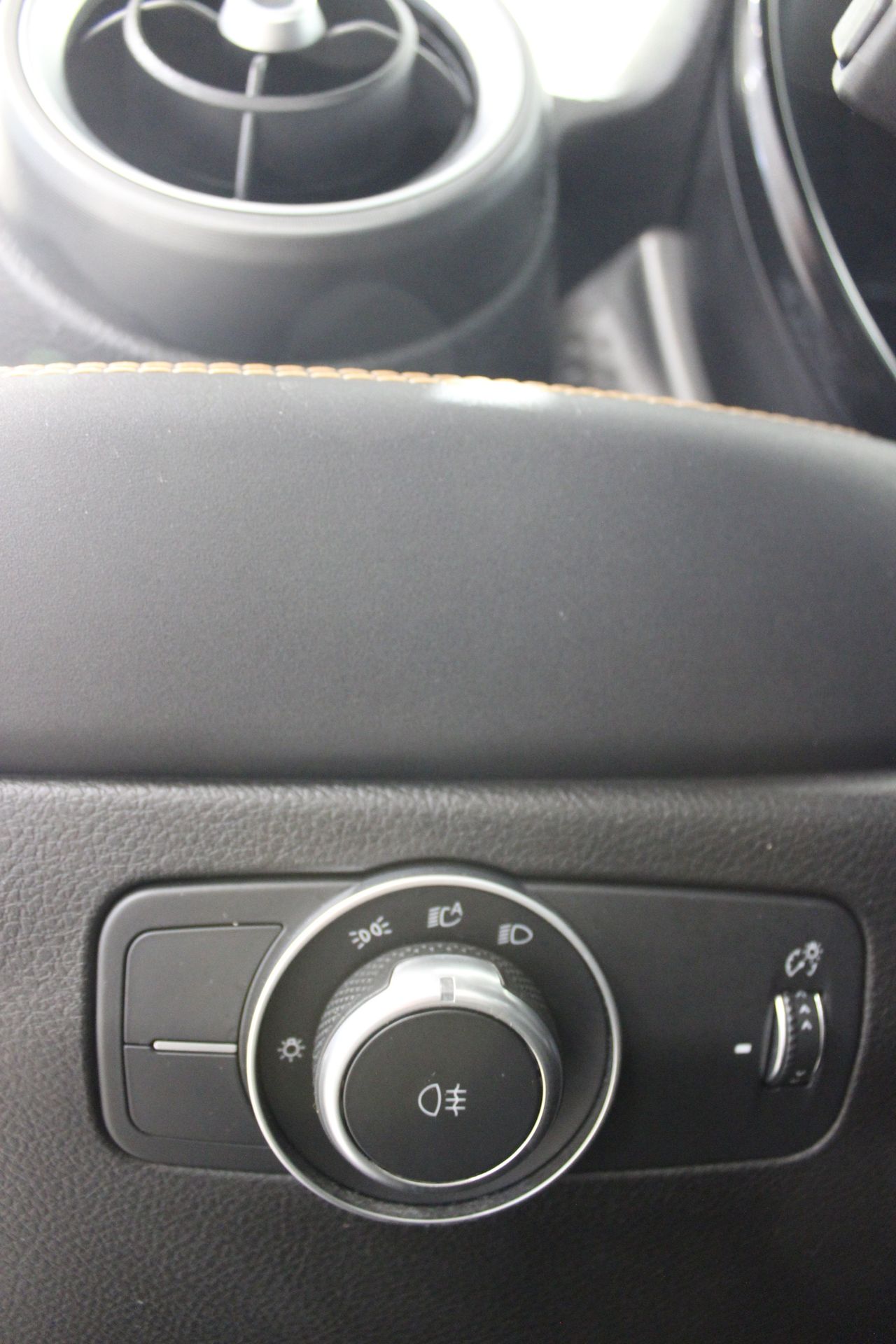 Alfa Romeo Tonale 1.6 Diesel 130 TCT Sprint - Foto 10