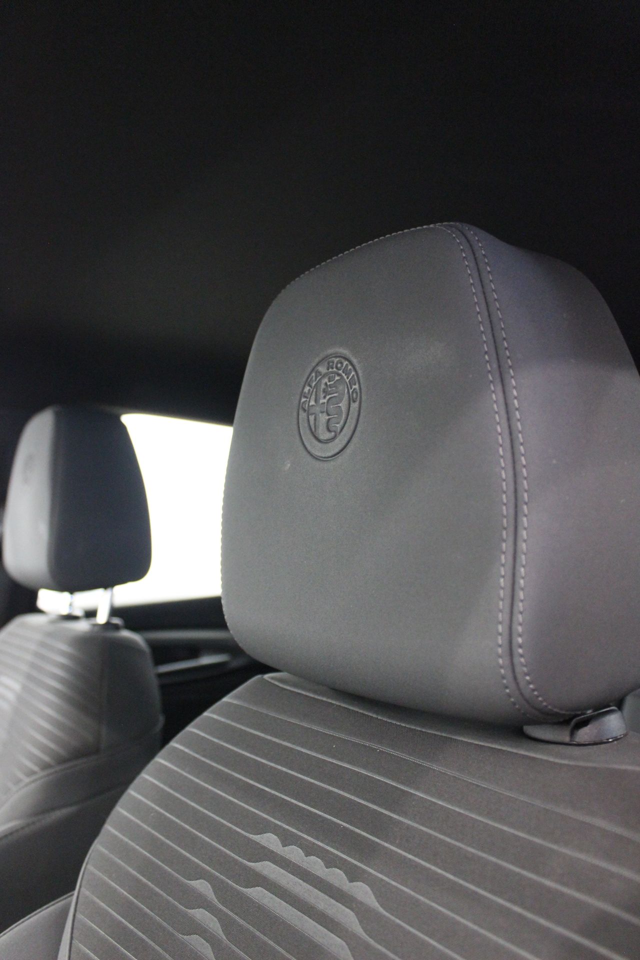 Alfa Romeo Tonale 1.6 Diesel 130 TCT Sprint - Foto 25