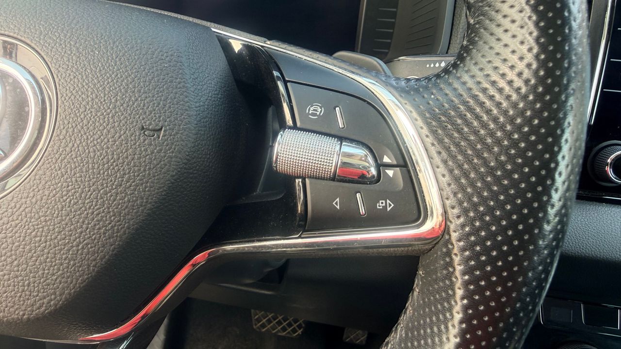 Skoda Karoq 1.5 TSI DSG ACT AMBITION - Foto 13