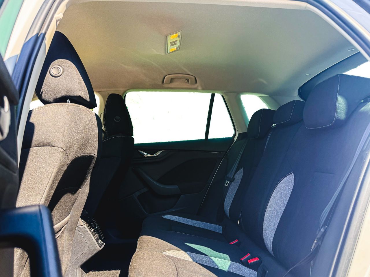 Skoda Kamiq Selection 1.0 TSI 85 kW - Foto 15
