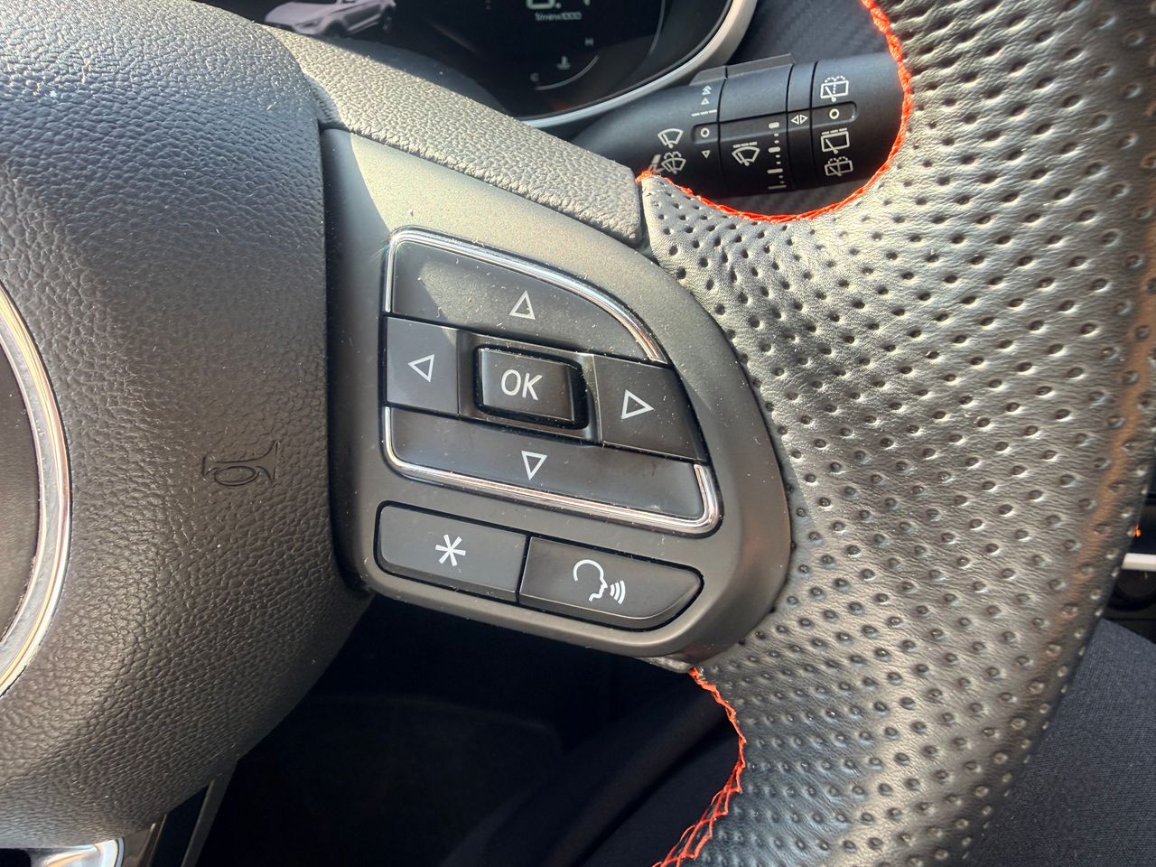 MG ZS Luxury 1.5 VTI-tech - Foto 13
