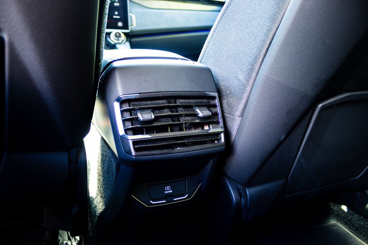 Lynk & Co 01 Híbrido eléctrico - Foto 17