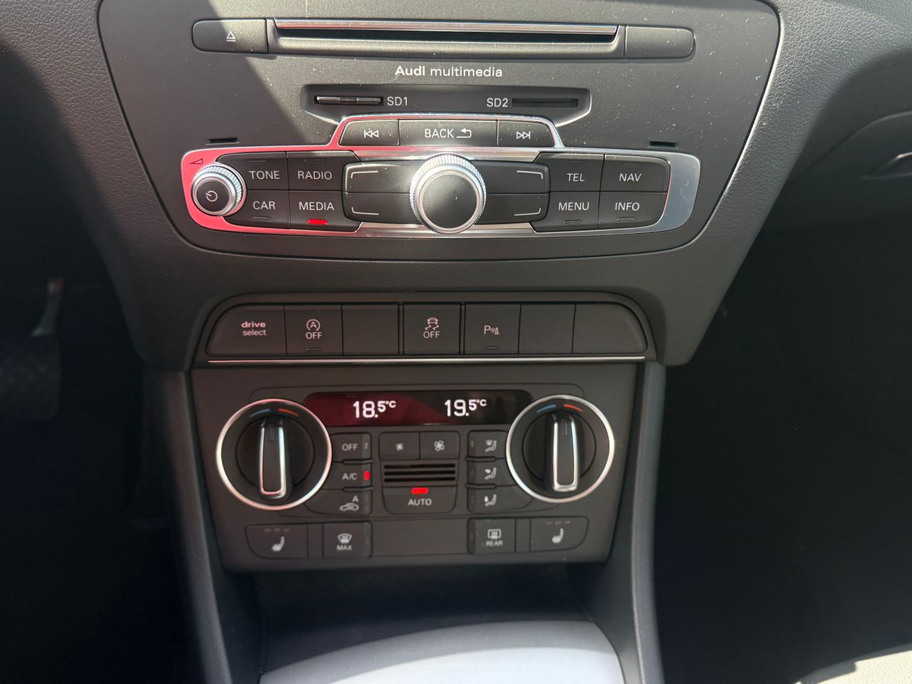 Audi Q3 design edition 2.0 TFSI 162 kW - Foto 18
