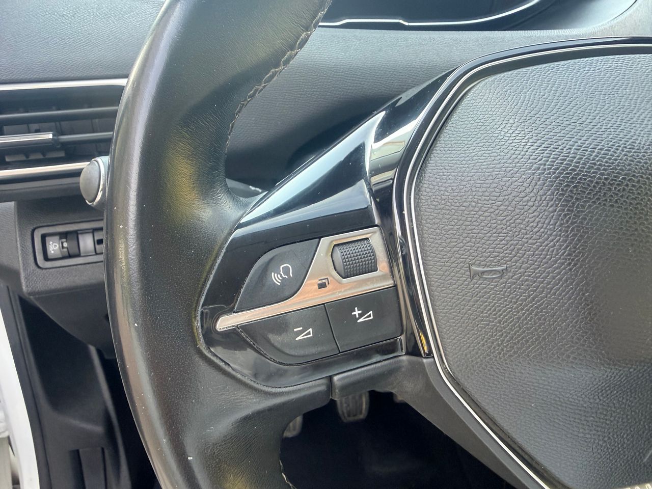 Peugeot 3008 Allure 1.2 PureTech 130 S&S - Foto 11