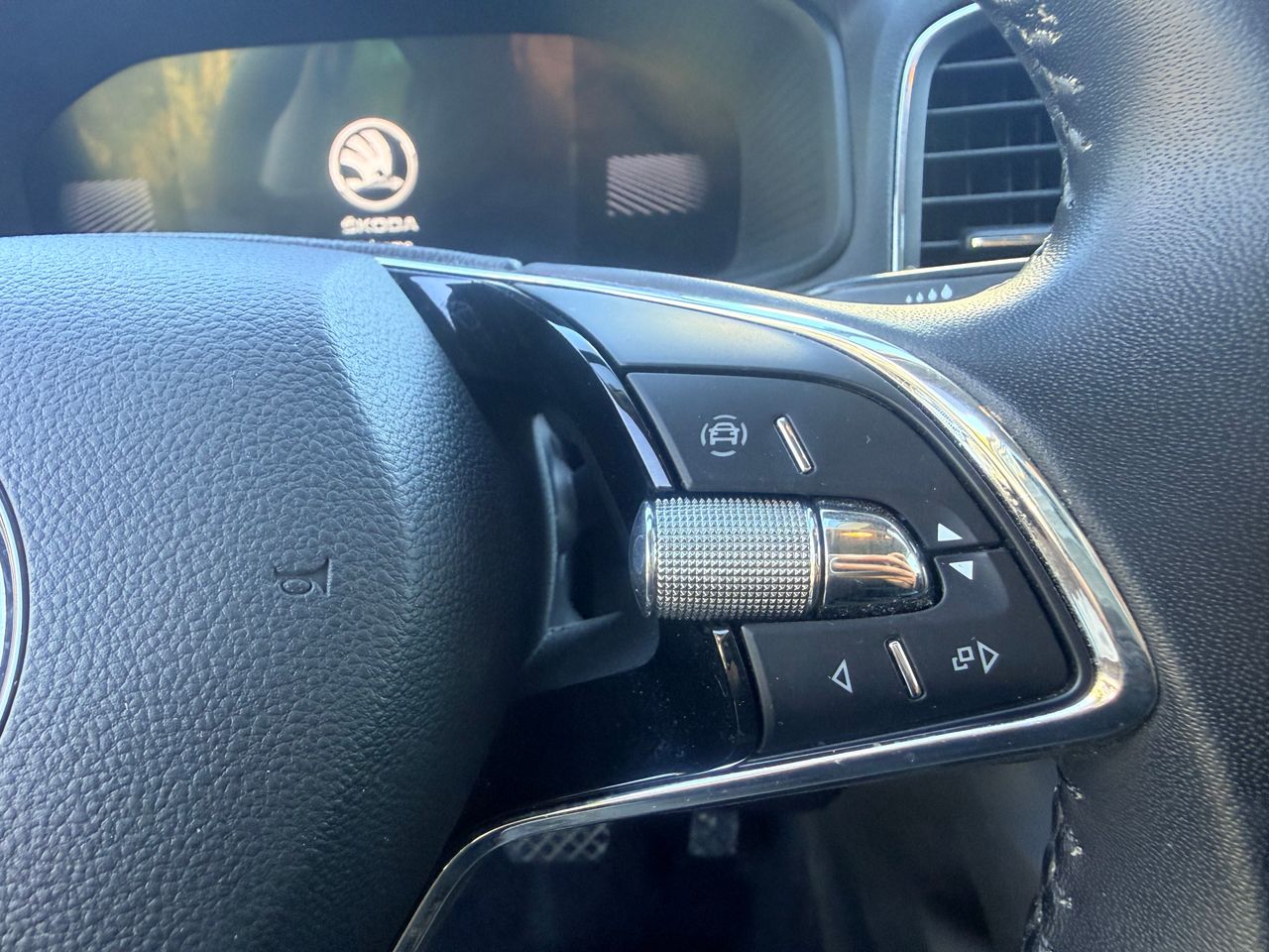 Skoda Karoq Design 1.5 TSI 110 kW - Foto 13
