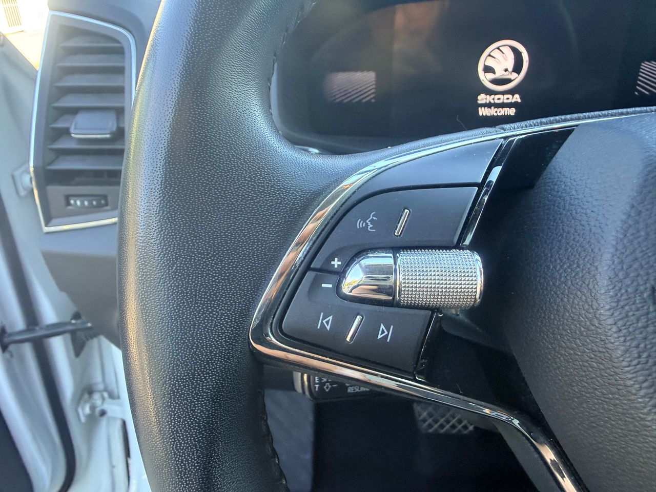 Skoda Karoq Design 1.5 TSI 110 kW - Foto 11