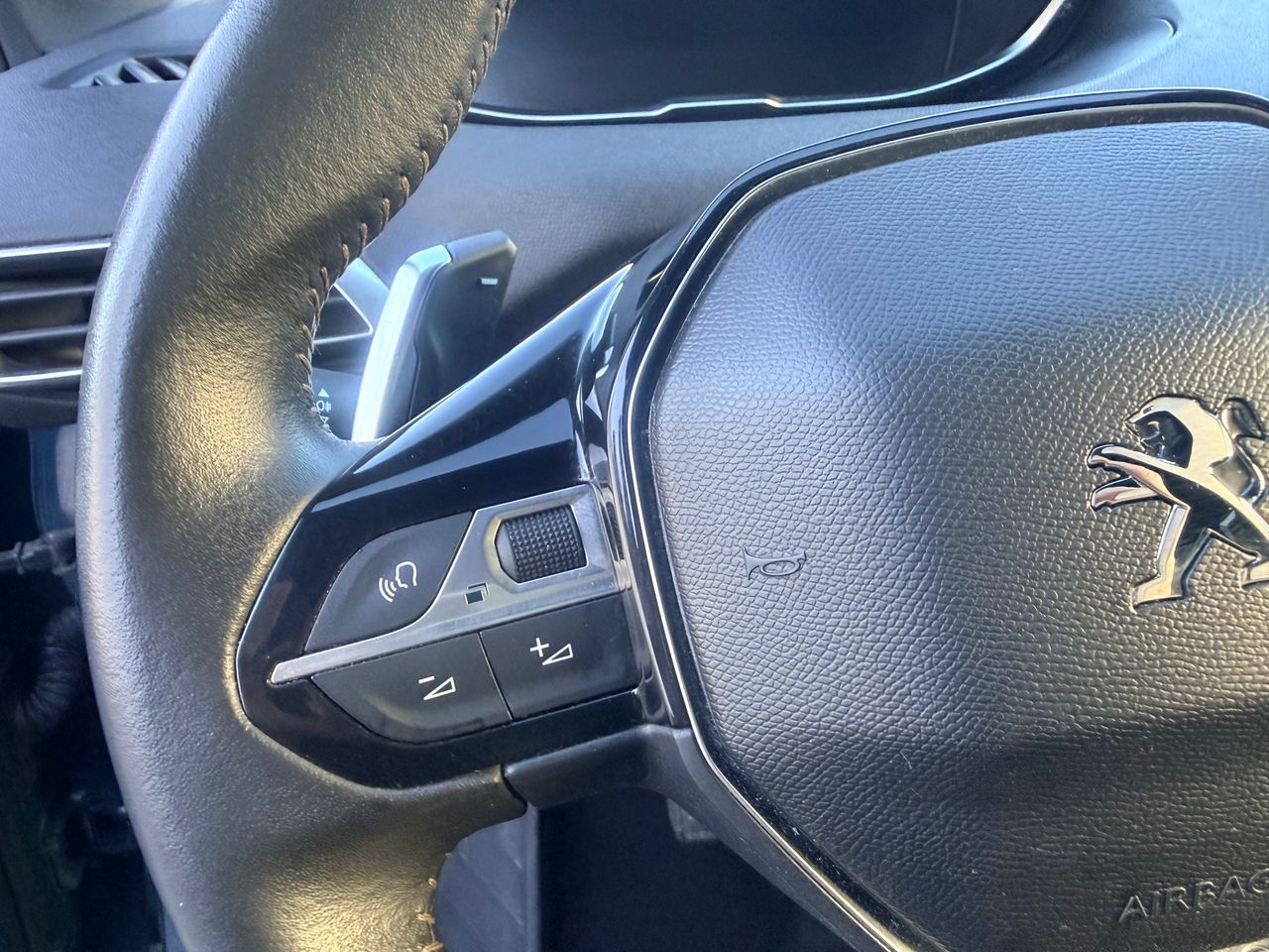 Peugeot 3008 Allure Pack Hybrid 136 e-DCS6 - Foto 11