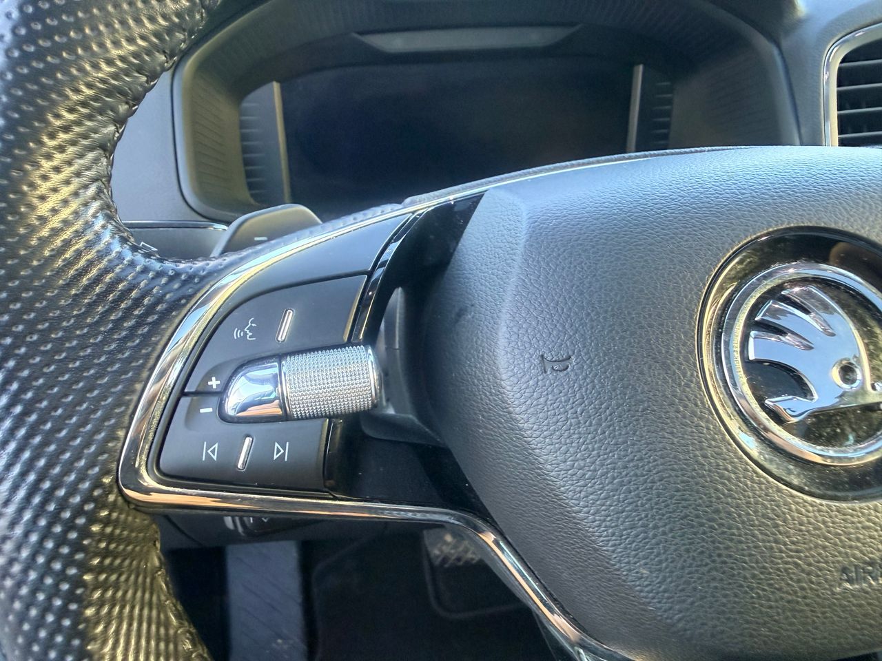 Skoda Karoq Design 1.5 TSI 110 kW - Foto 11
