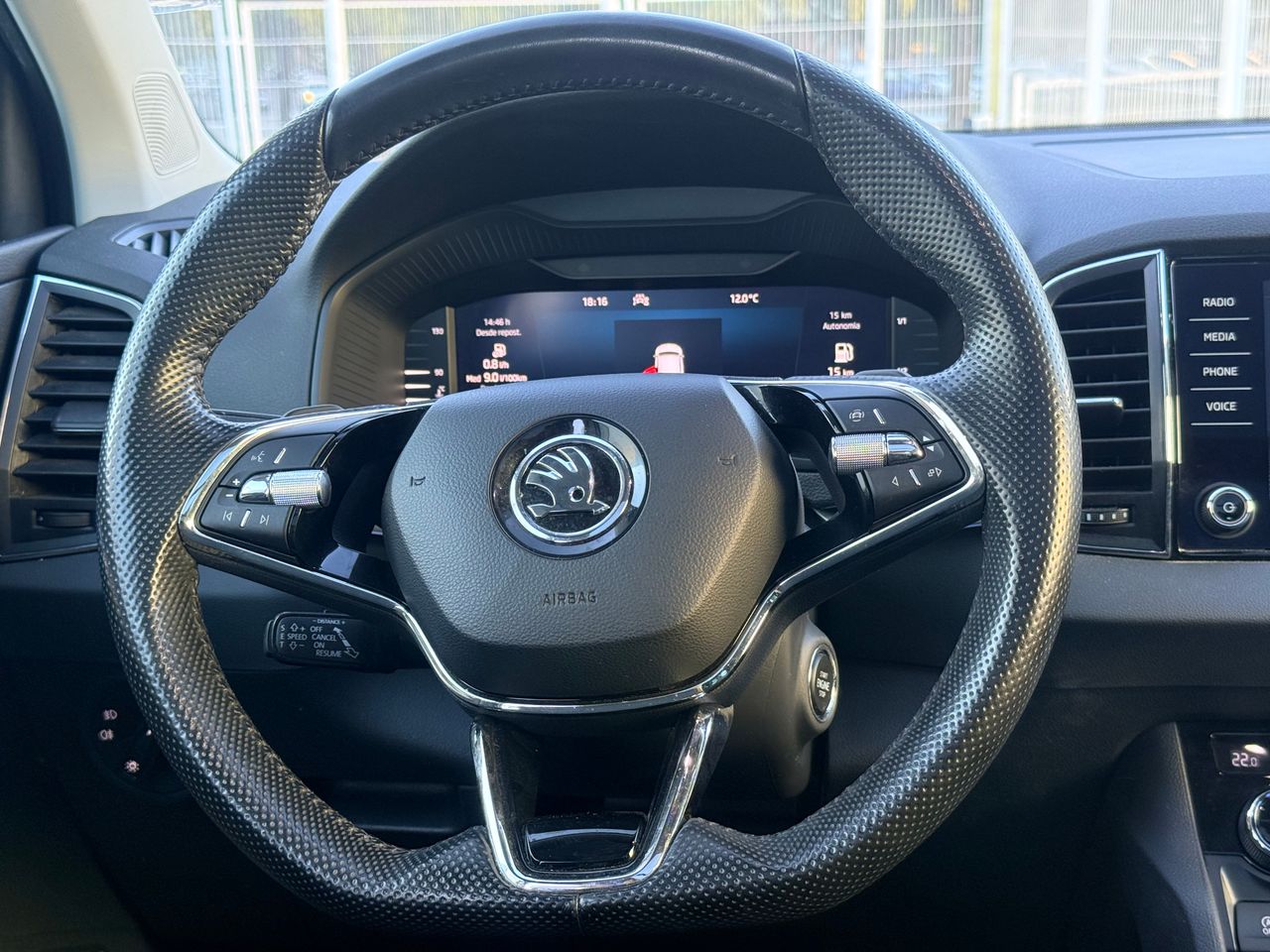 Skoda Karoq Design 1.5 TSI 110 kW - Foto 12
