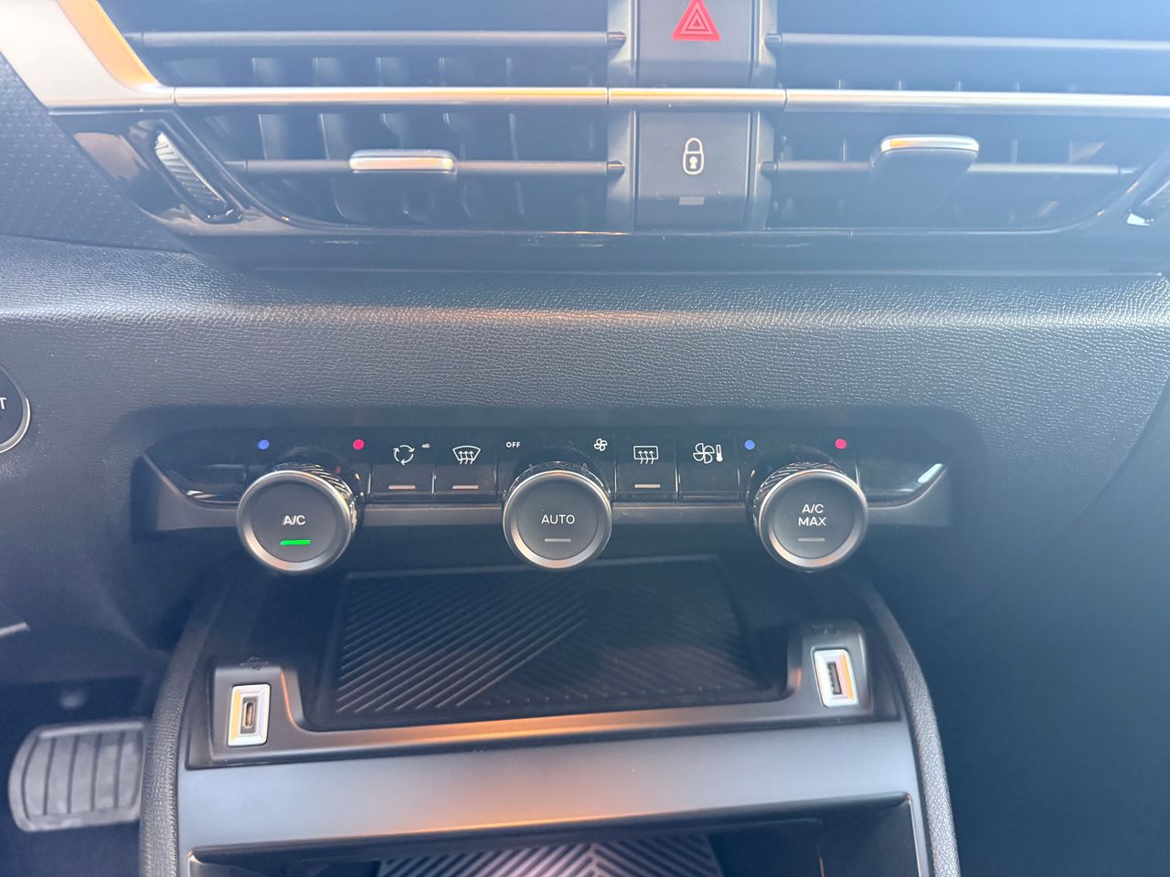 Citroën C4 X Hybrid 145 CV Max - Foto 16