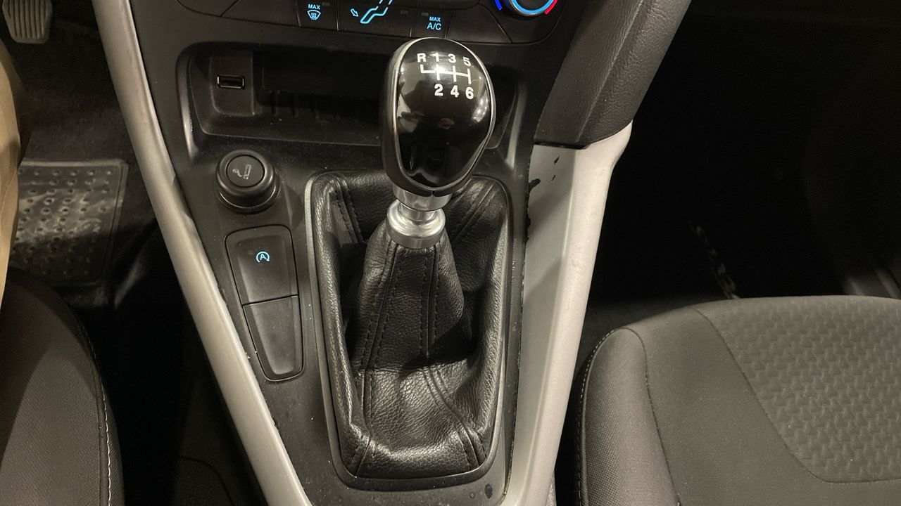 Ford Focus 1.0 ECOBOOST 125 TREND - foto 16