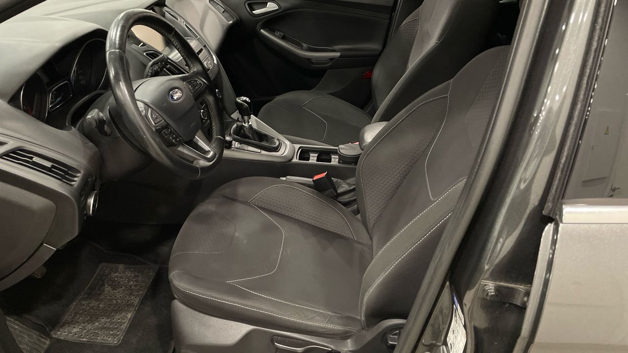 Ford Focus 1.0 ECOBOOST 125 TREND - foto 11