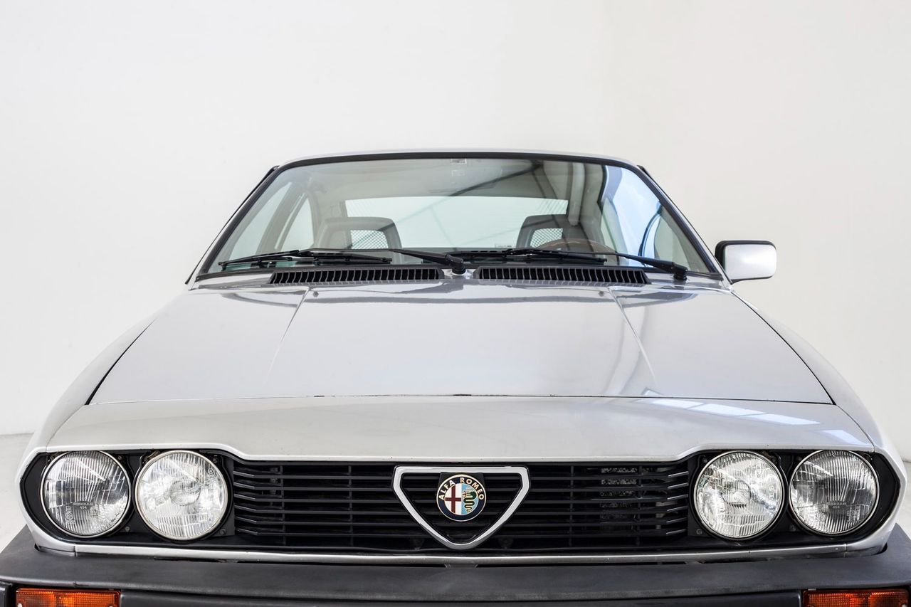 alfa romeo gtv 1986 / foto grande (2)
