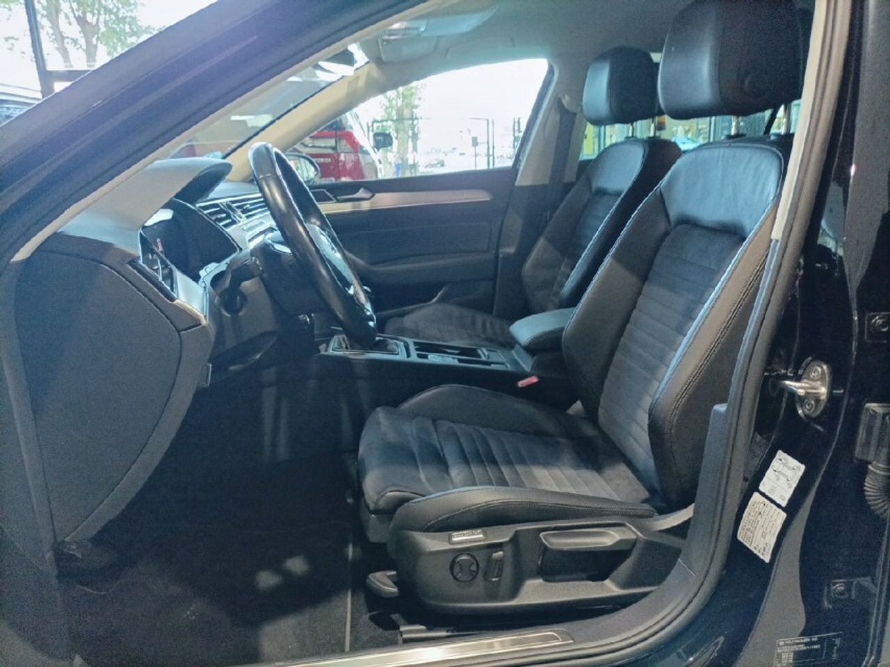 VOLKSWAGEN PASSAT SPORT 2.0 TDI (150CV) - foto 17