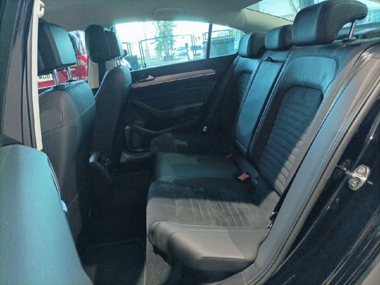 VOLKSWAGEN PASSAT SPORT 2.0 TDI (150CV) - foto 18