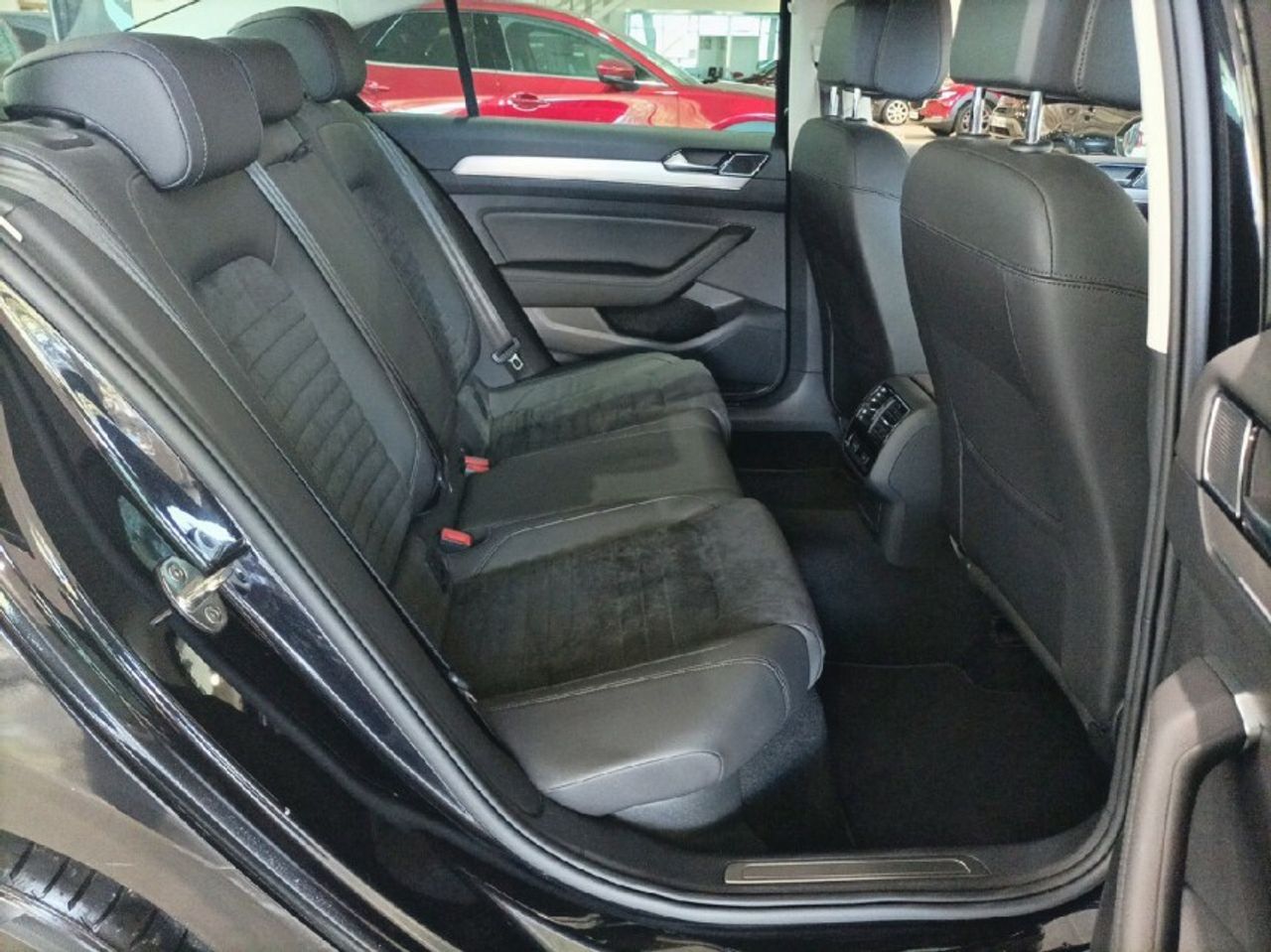 VOLKSWAGEN PASSAT SPORT 2.0 TDI (150CV) - foto 19