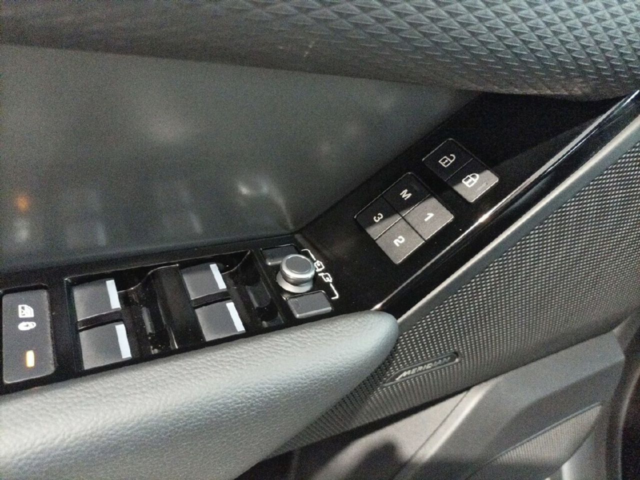 LAND-ROVER RANGE ROVER VELAR 2.0D I4 S 4WD AUTO (204CV) - foto 16