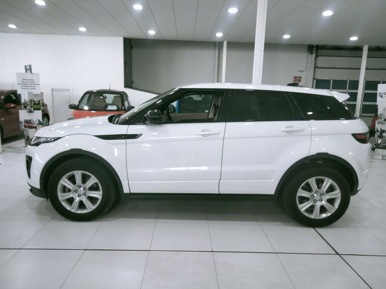 LAND-ROVER RANGE ROVER EVOQUE 2.0L TD4 4X4 SE DYNAMIC AUTO ( - foto 4