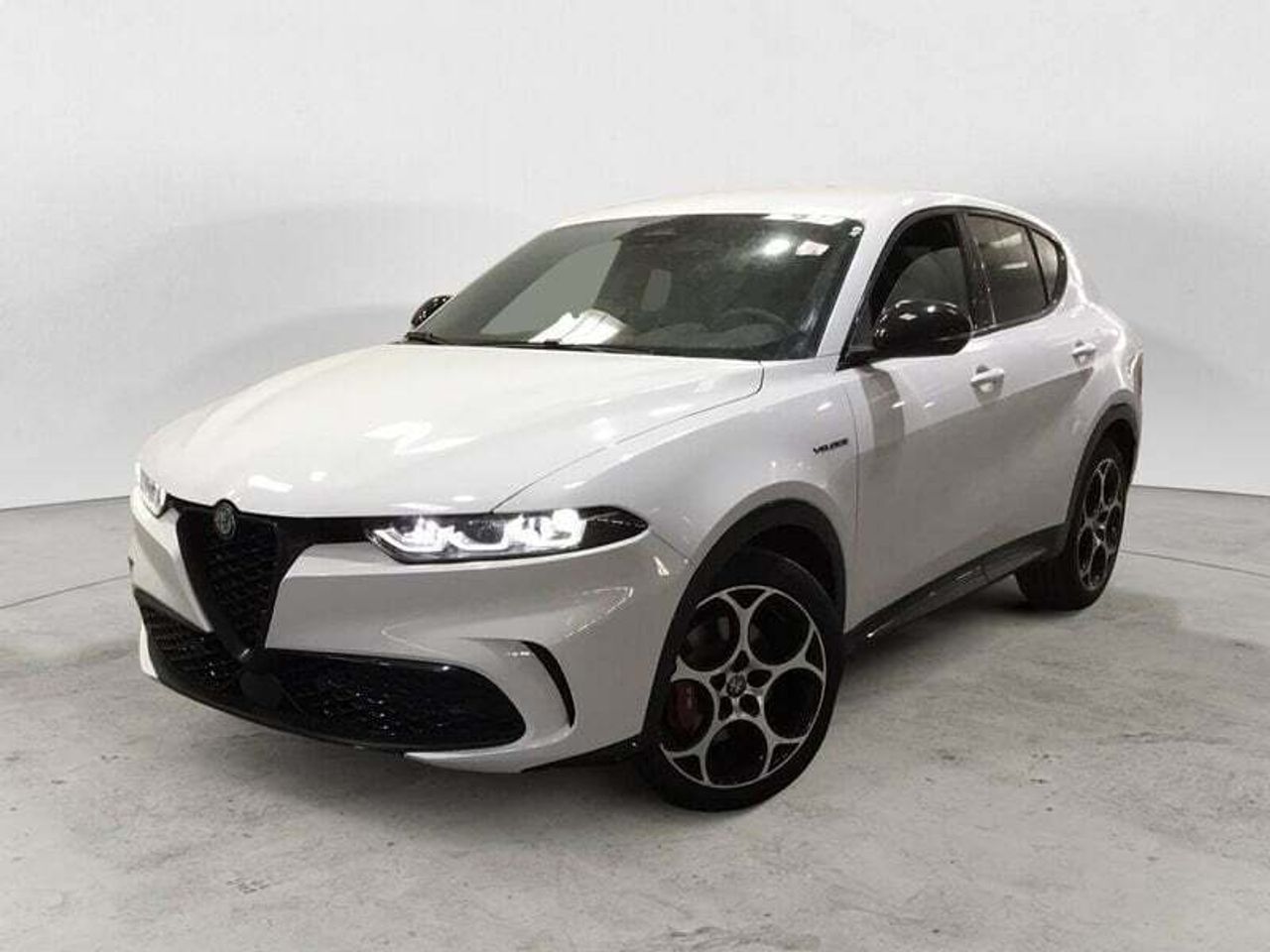 Coche de segunda mano con altavoces en puerta delantera  de segunda mano - alfa romeo tonale 2023 /