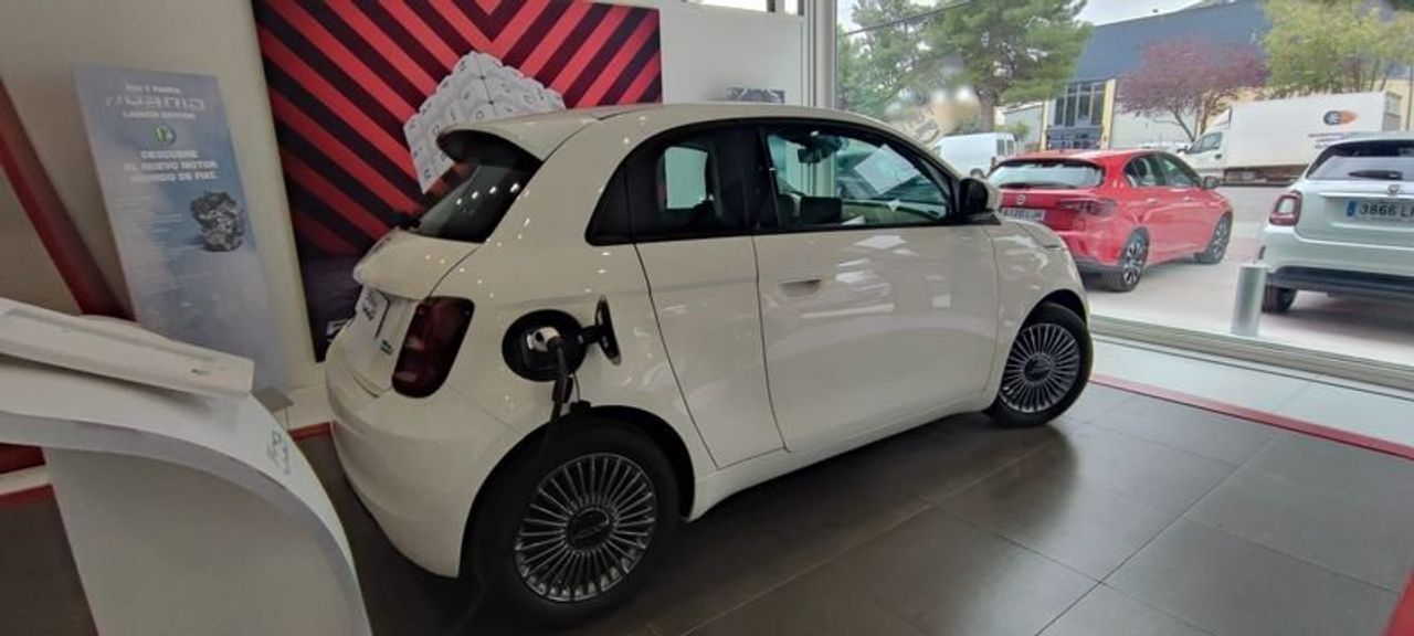 Fiat 500 320km 85kW (118CV) Red - foto 5
