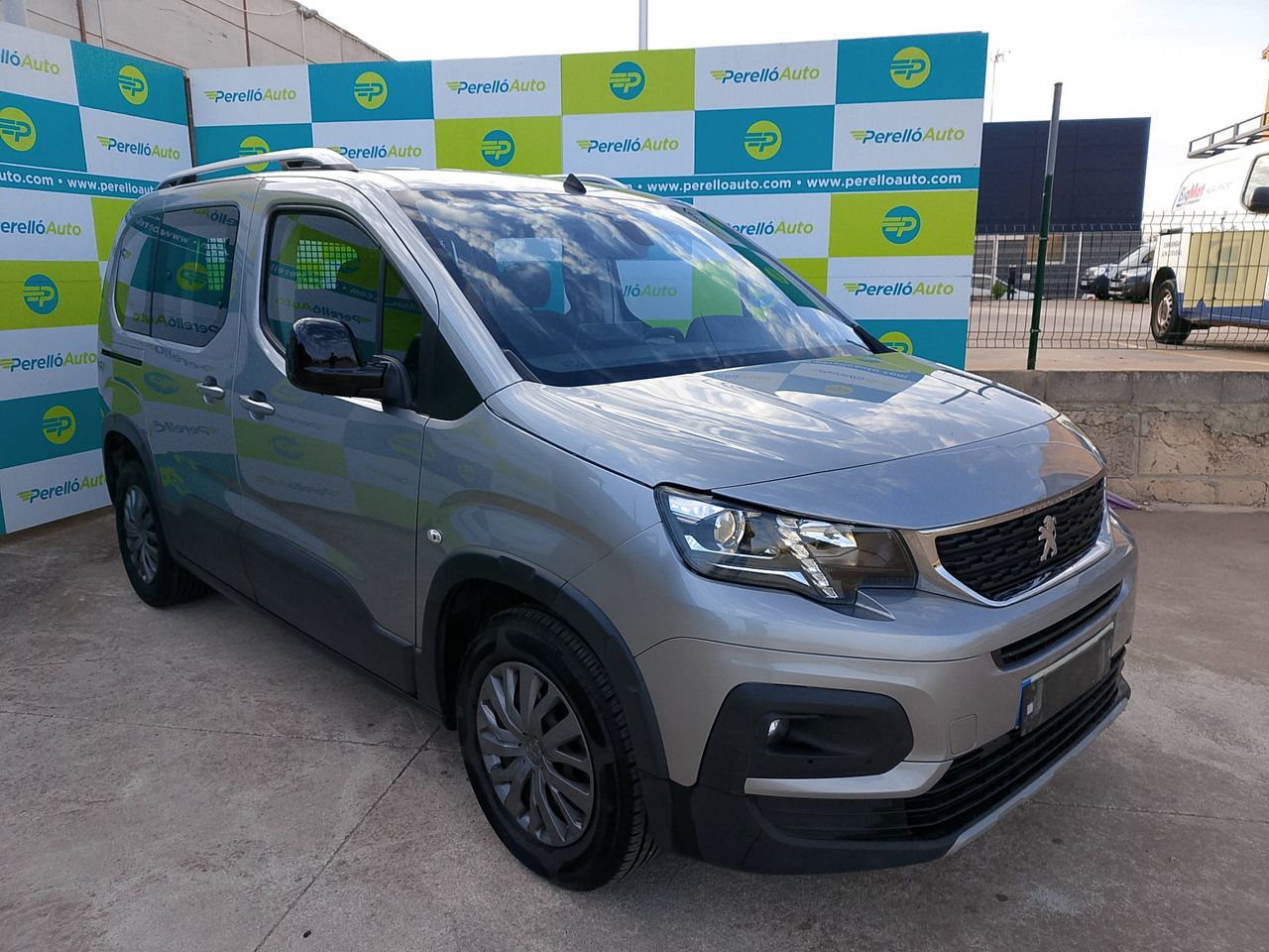 Peugeot Rifter ALLURE BUSINESS STANDAR BHDI 100  - Foto 3