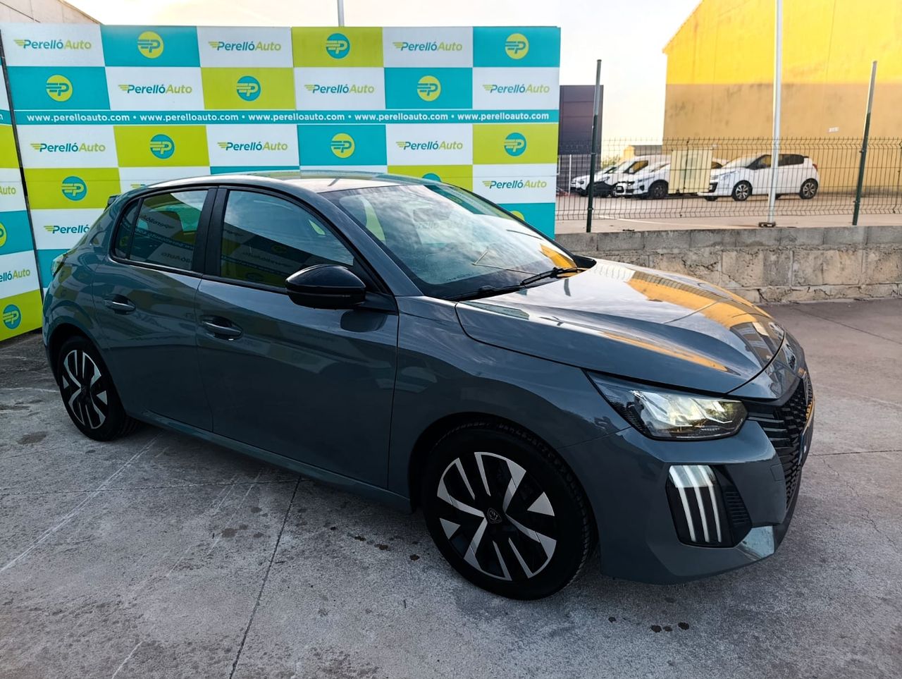 Peugeot 208 ACTIVE 100 CV - Foto 4