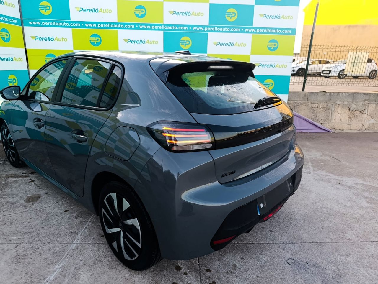 Peugeot 208 ACTIVE 100 CV - Foto 6