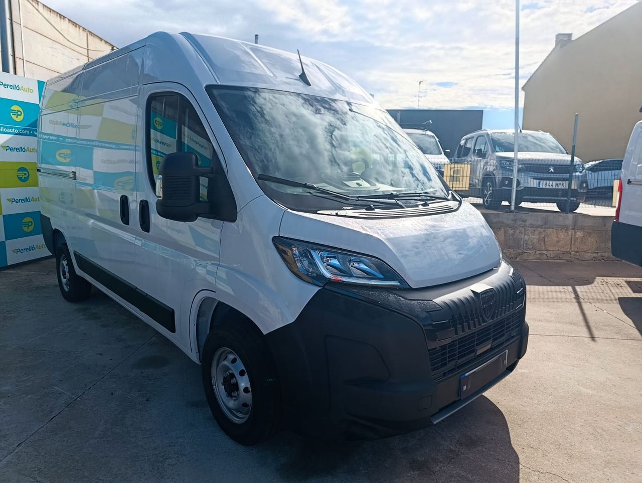 Peugeot Boxer FURGON 2.3 2H2 BLUEHDI 140