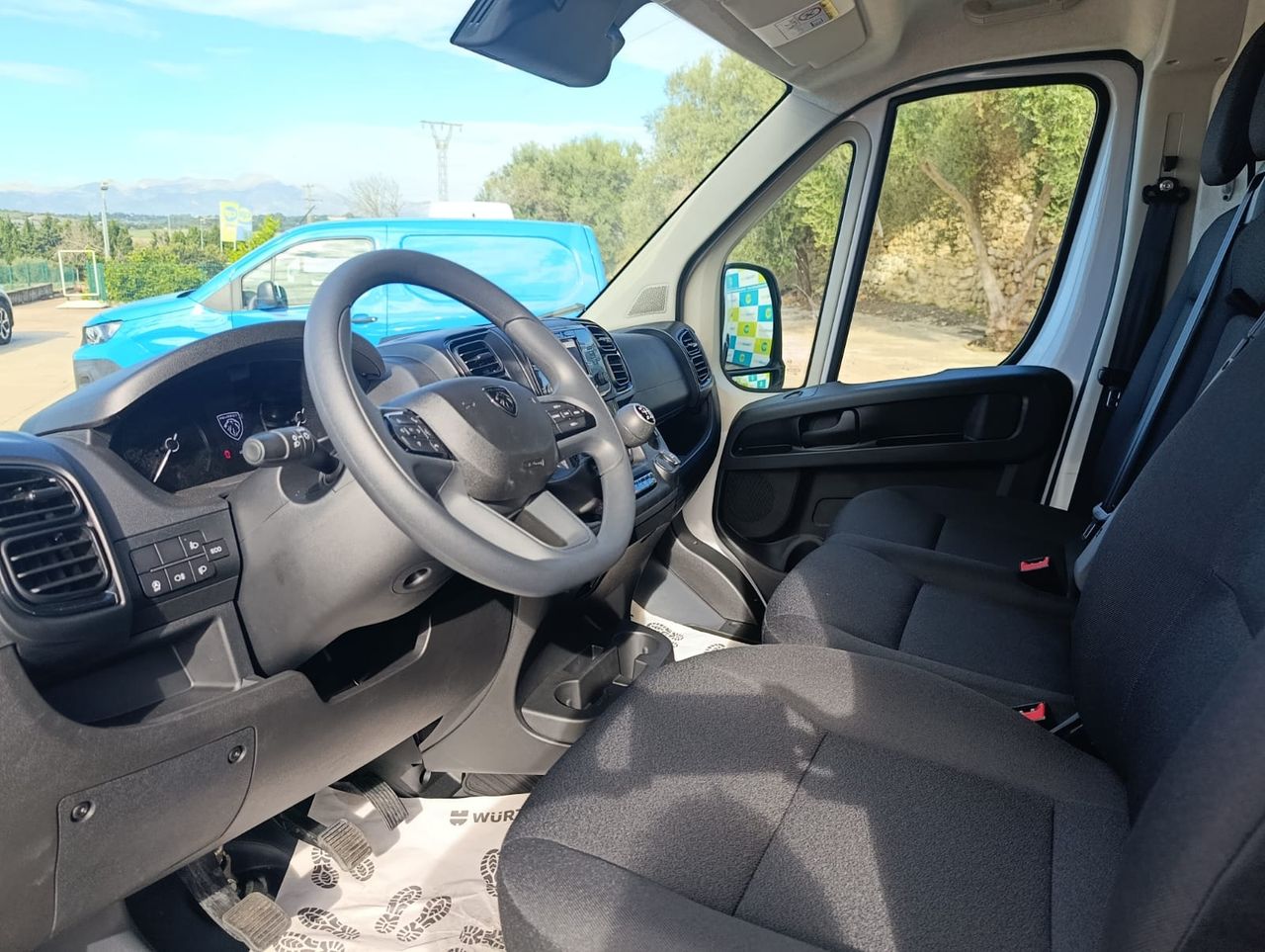 Peugeot Boxer FURGON 2.3 2H2 BLUEHDI 140 - Foto 9