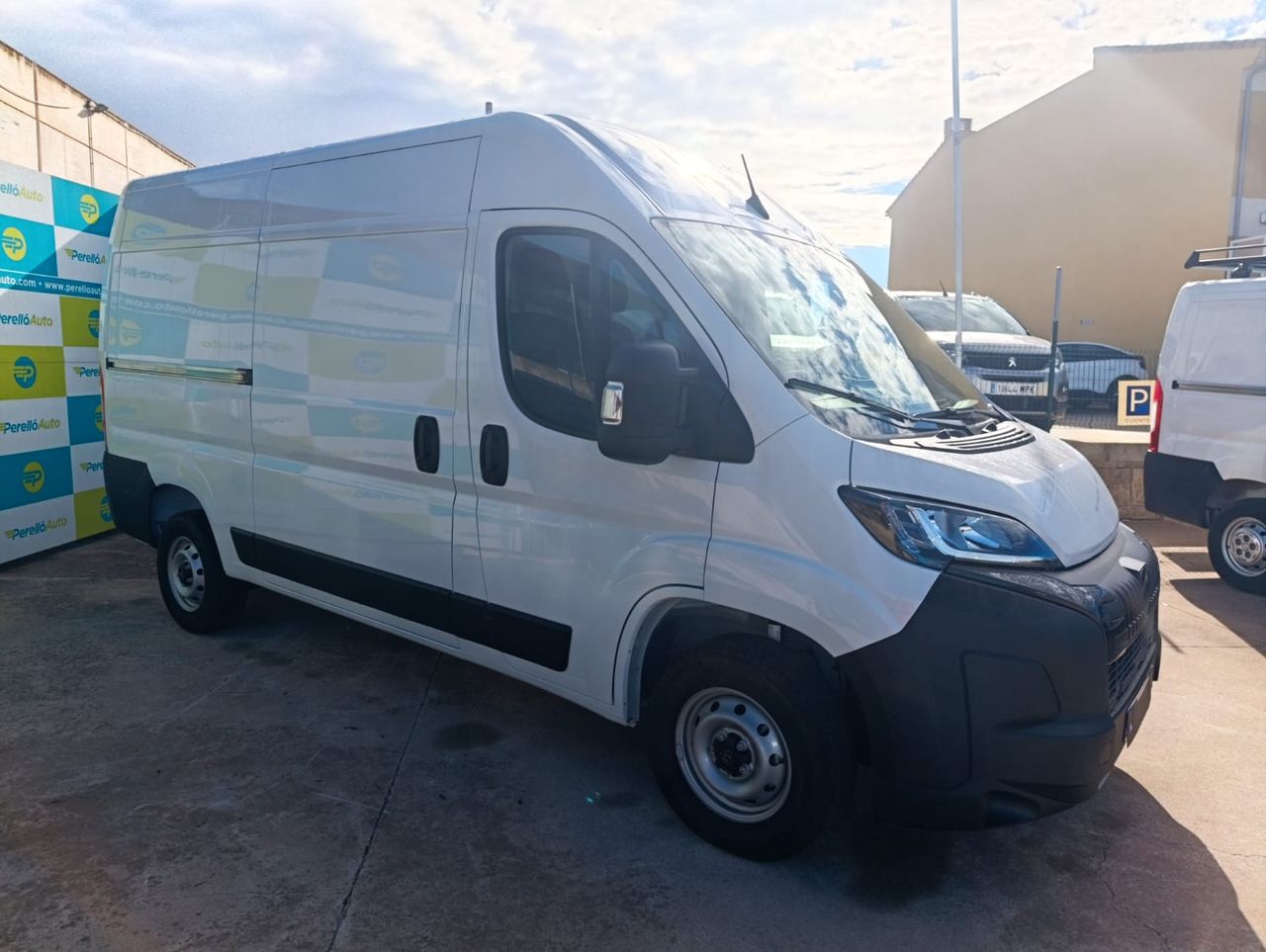 Peugeot Boxer FURGON 2.3 2H2 BLUEHDI 140 - Foto 3
