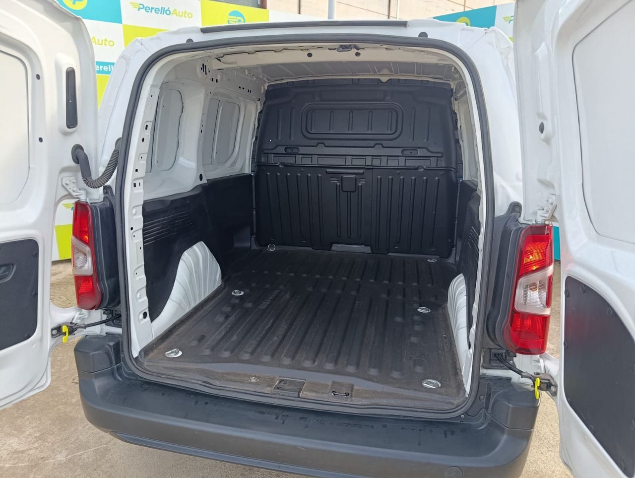 Peugeot Partner 1.5 BLUEHDI 75 CV S@S 5VEL - Foto 8