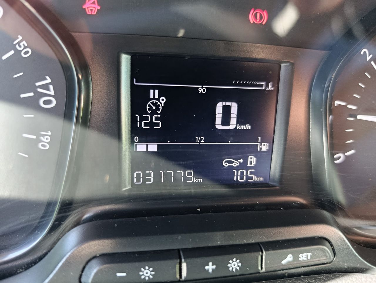 Opel Vivaro 1.5 DIESEL 100 M - Foto 9