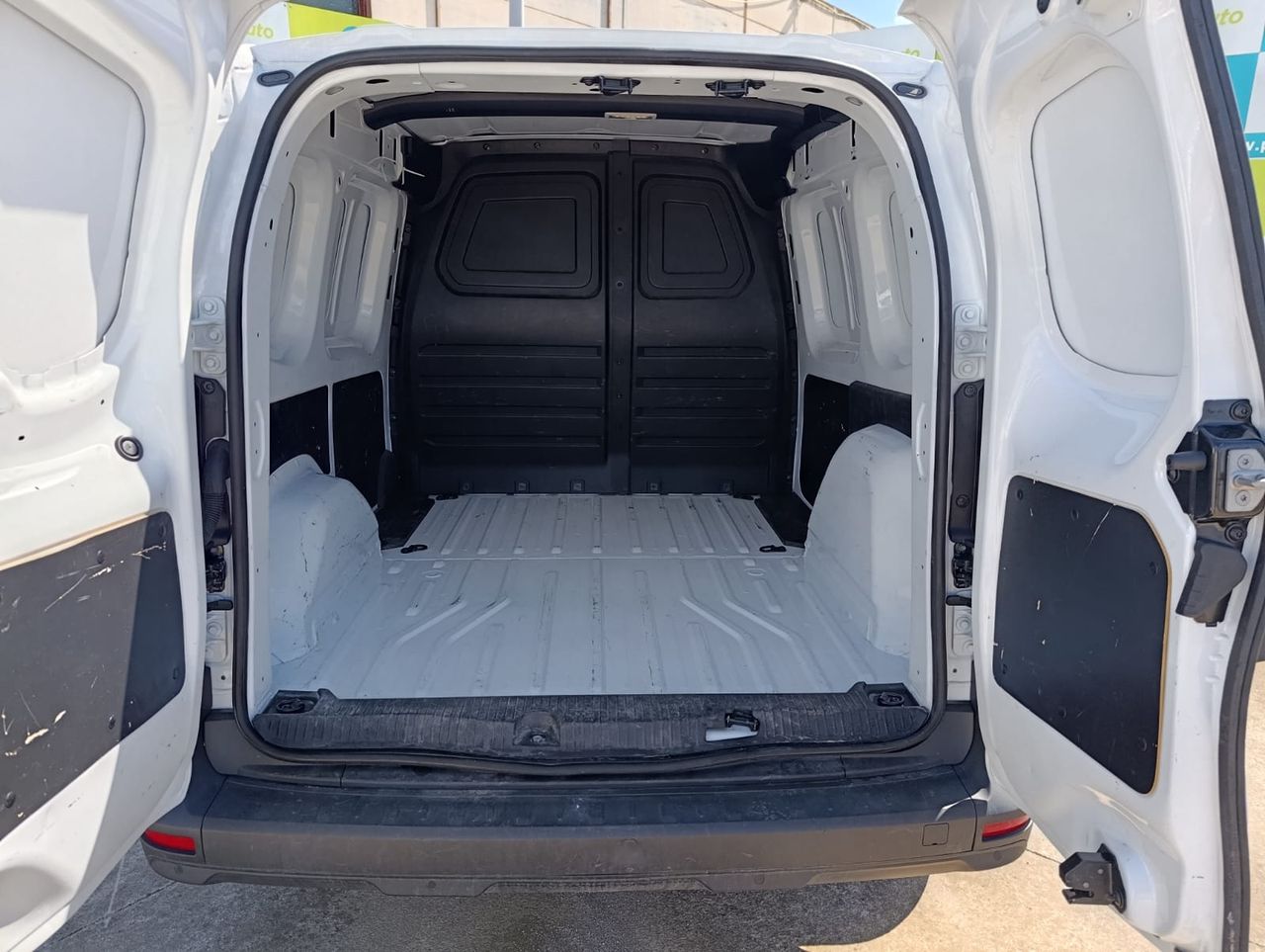 Renault Kangoo FURGON L1 1.5 BLUE DCI 95 - Foto 6