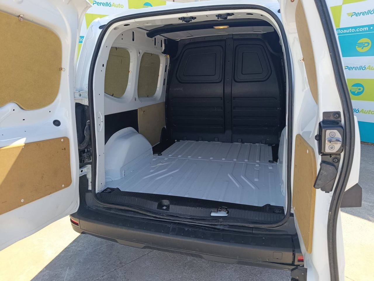 Renault Kangoo FURGON 1.5 BLUE DCI 95 CV - Foto 8